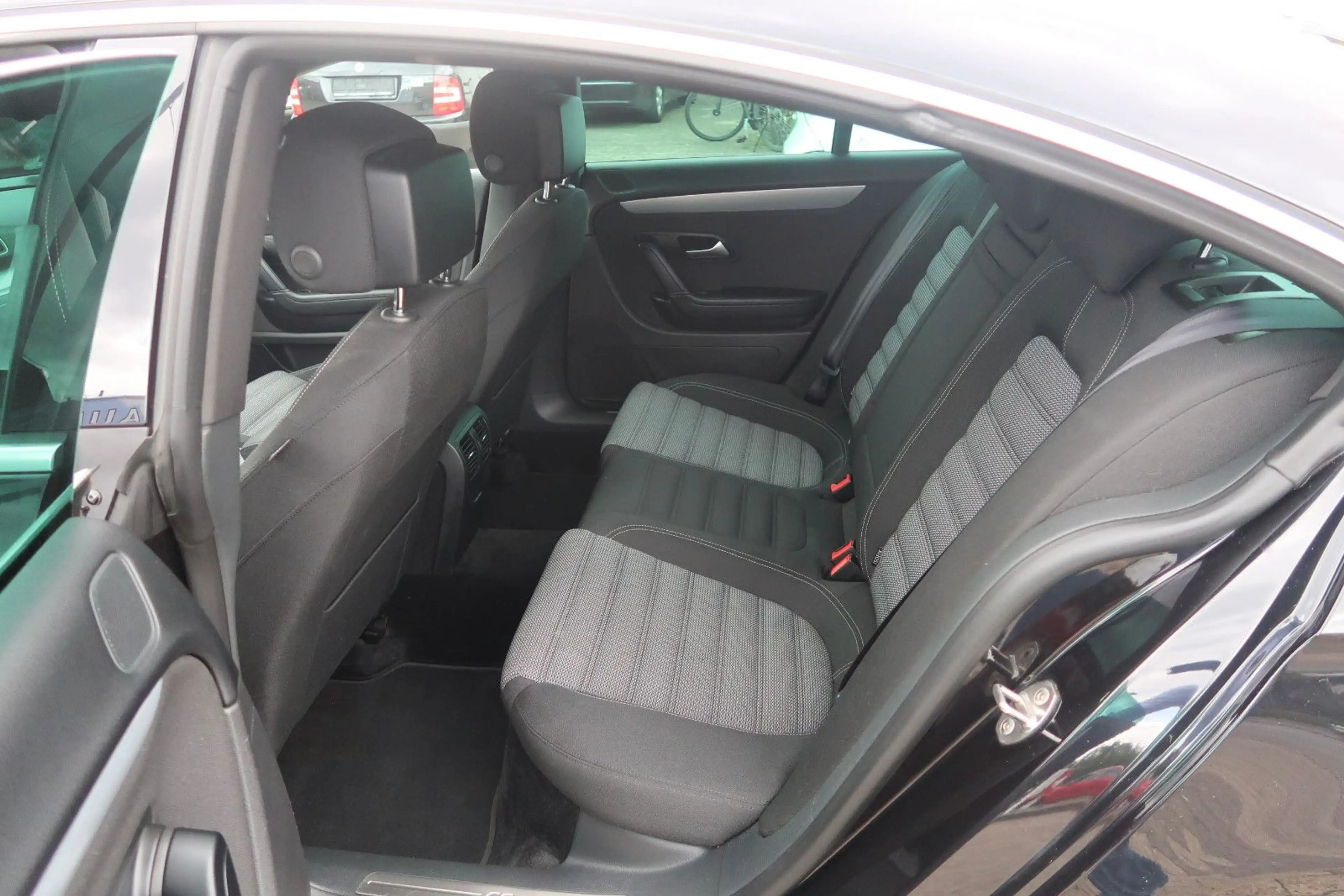 Volkswagen CC 2.0TDI *AUTOMATIK *TEMPOMAT *BI-XENON *2.HAND — photo 11