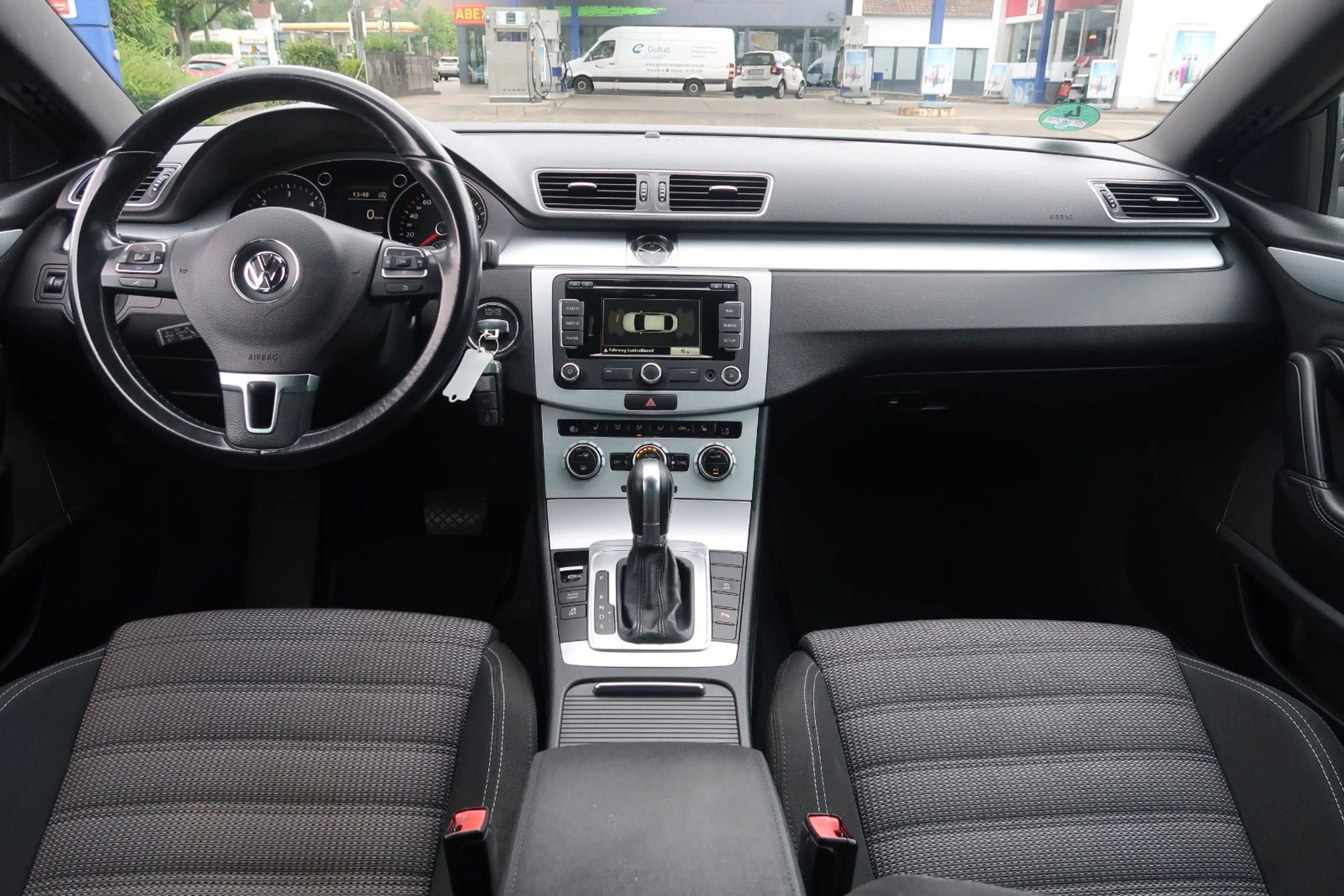 Volkswagen CC 2.0TDI *AUTOMATIK *TEMPOMAT *BI-XENON *2.HAND — photo 8