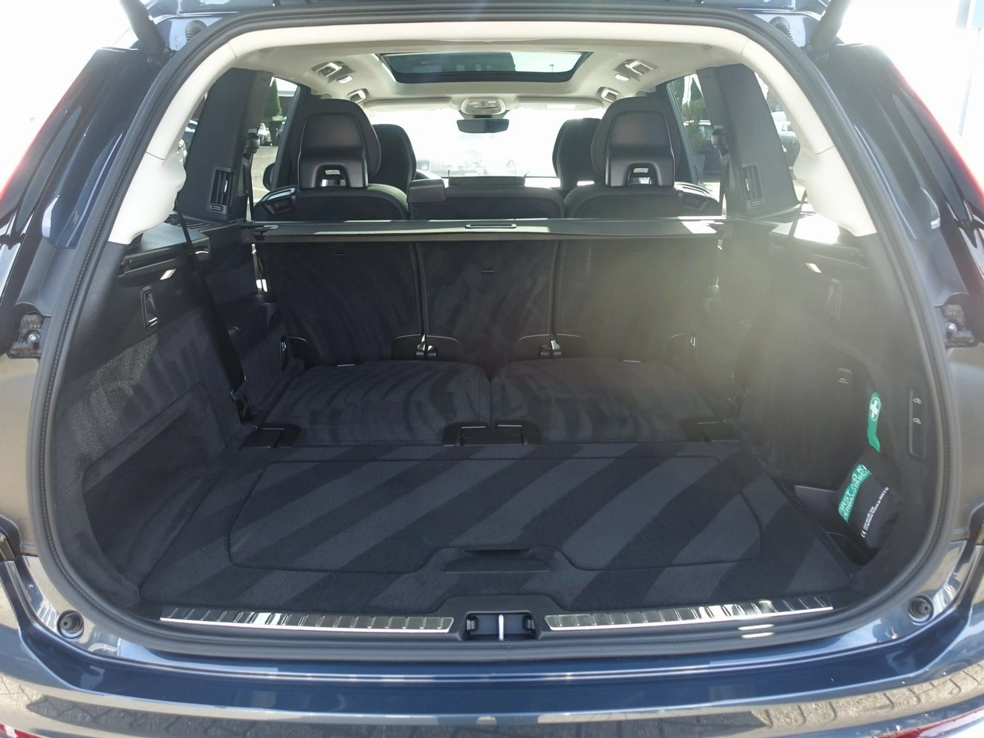 Volvo XC90 Plus T8 AWD Plug-in/FourC/HUD/H&K/360° — photo 26