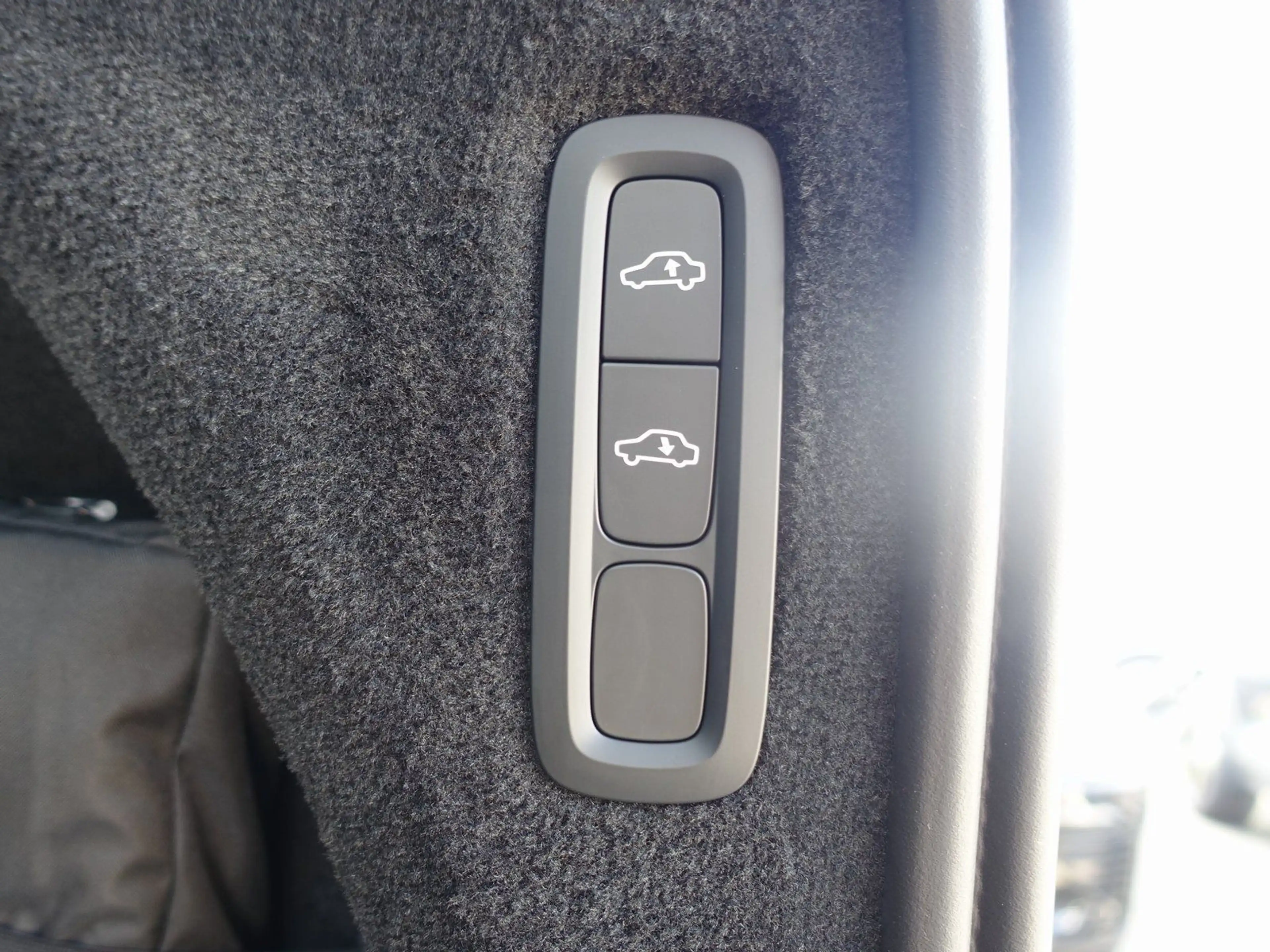 Volvo XC90 Plus T8 AWD Plug-in/FourC/HUD/H&K/360° — photo 28