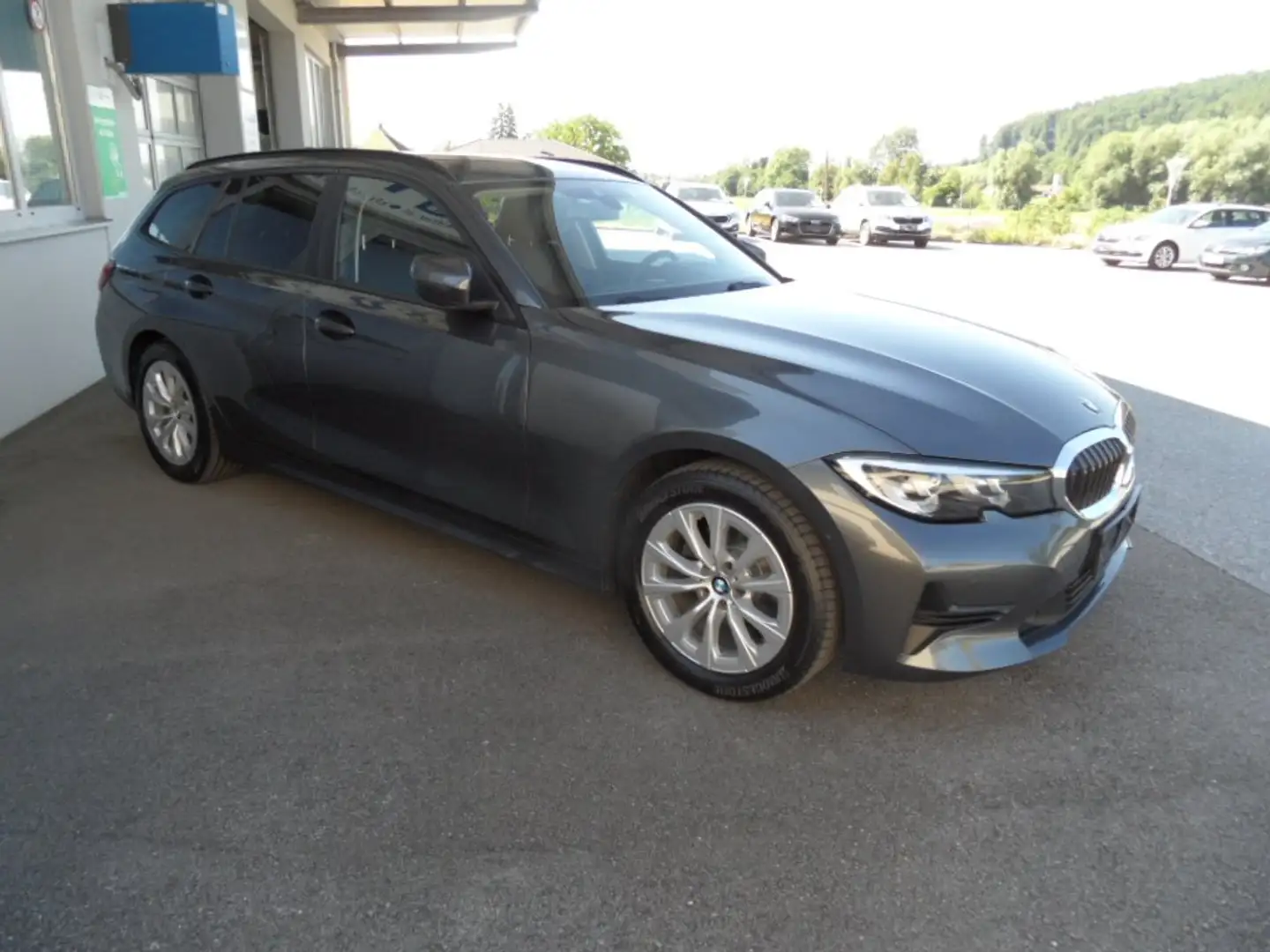 BMW 320 320 d Touring 48V, VERKAUFT Grau - 2