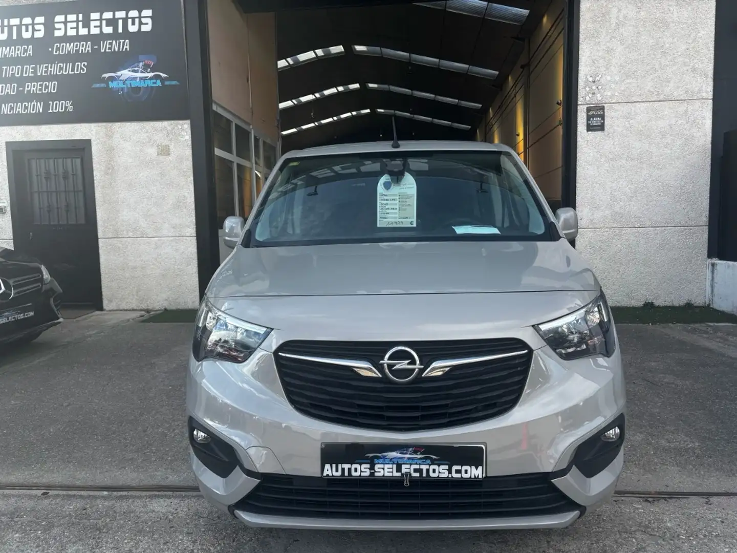 Opel Combo Life 1.5TD S/S Innovation L 100 Grau - 2