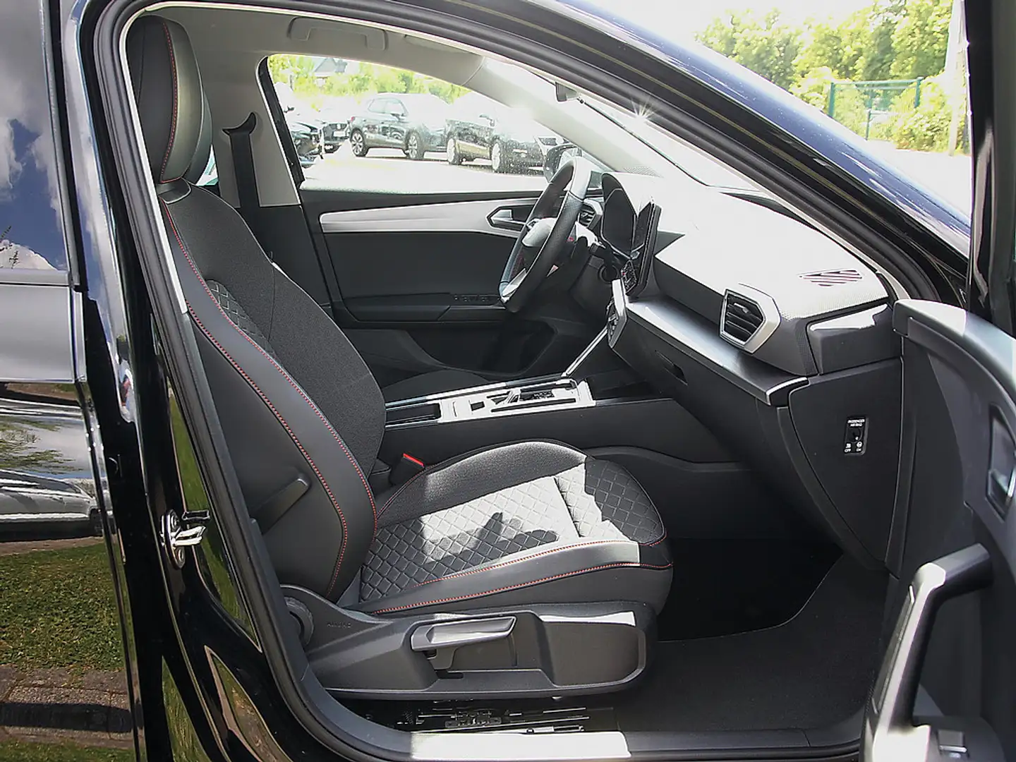 SEAT Leon 1.5 TSI FR DSG NAVI LED ACC FRONT ASSIST Schwarz - 2