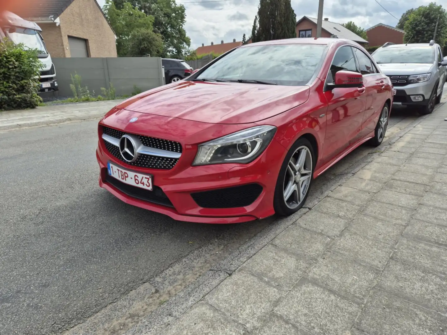 Mercedes-Benz CLA 180 PACK AMG (PRIX A DISCUTER) Červená - 1