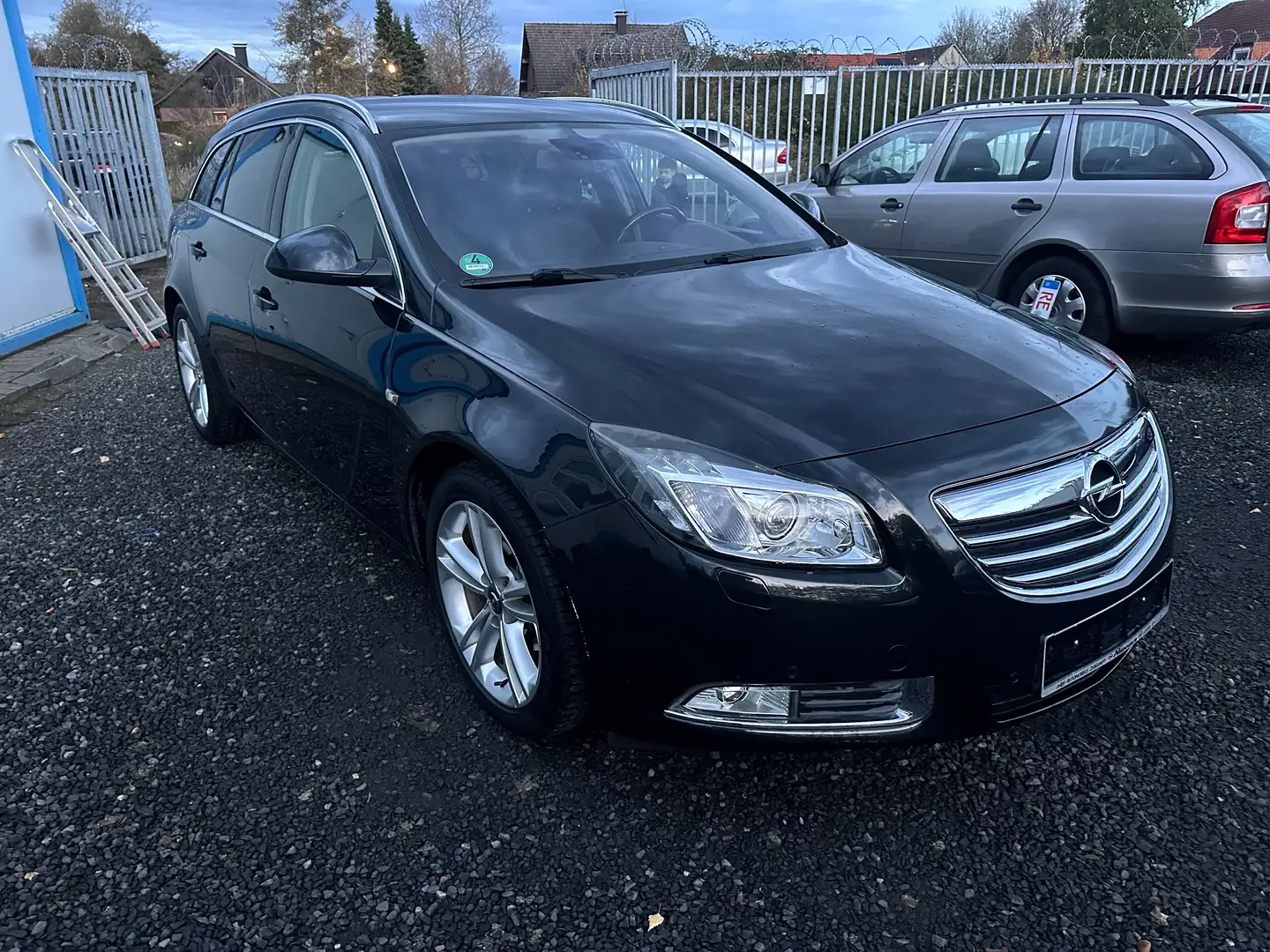 Opel Insignia 1.8 Sport Schwarz - 1