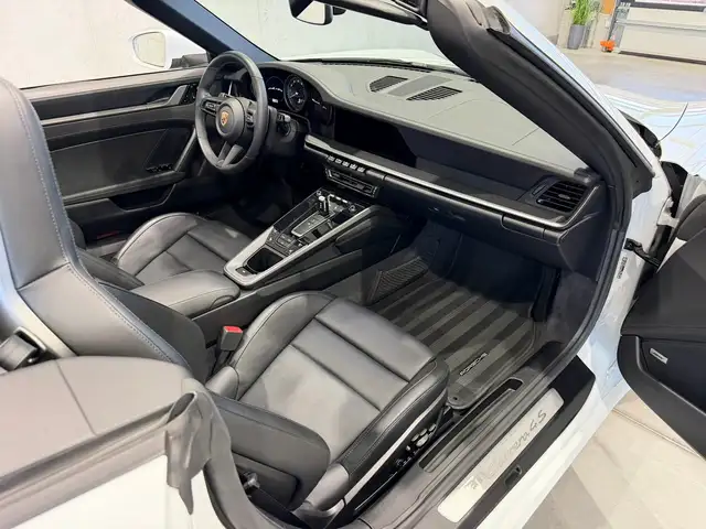Porsche 911 Carrera 4S PDK Cabriolet / Approved / LED / BOSE Ansicht 27
