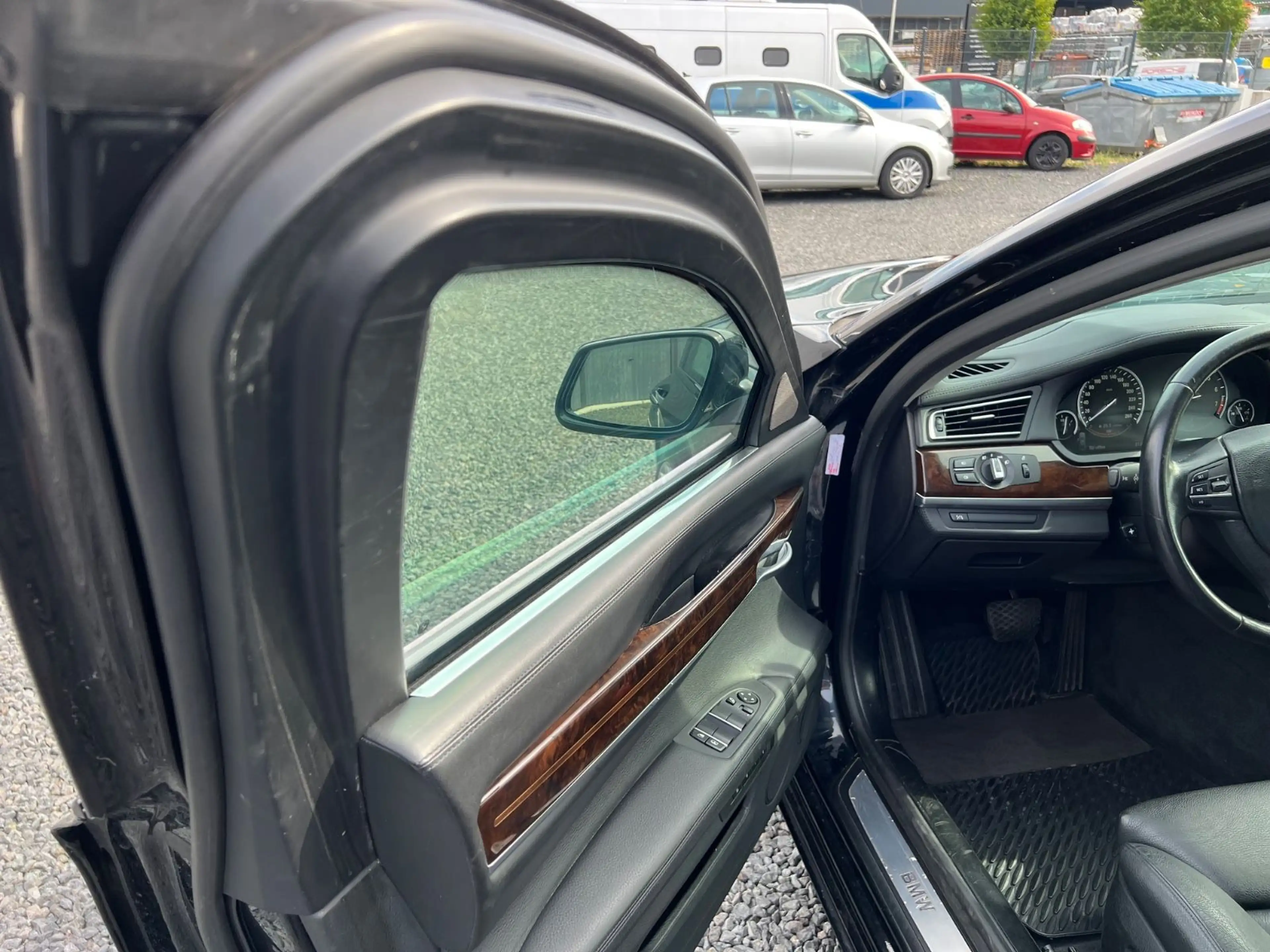 BMW 750 Li HIGH SECURITY*ARMORED*GEPANZERT*VR9/B7* — photo 11