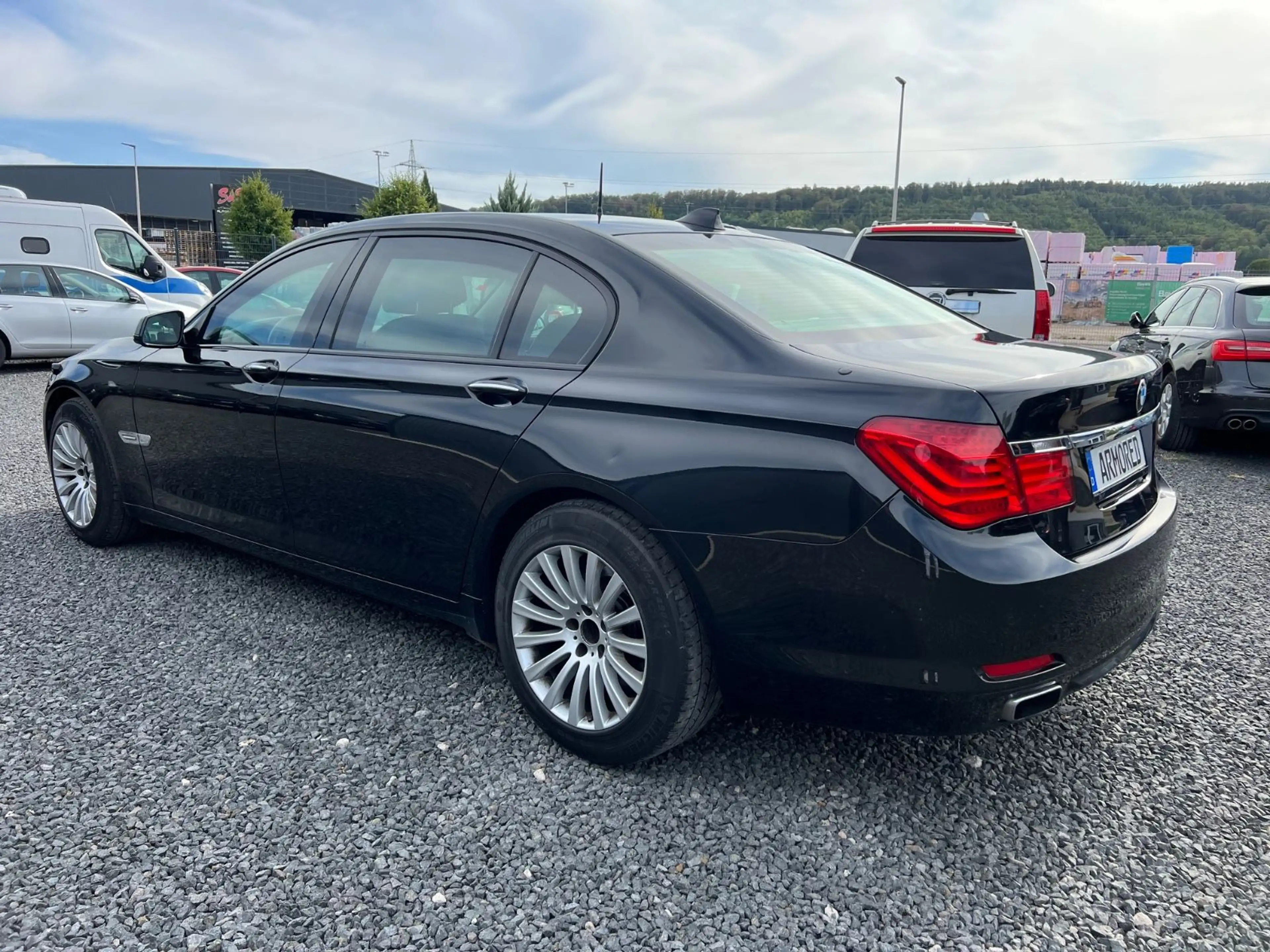BMW 750 Li HIGH SECURITY*ARMORED*GEPANZERT*VR9/B7* — photo 3