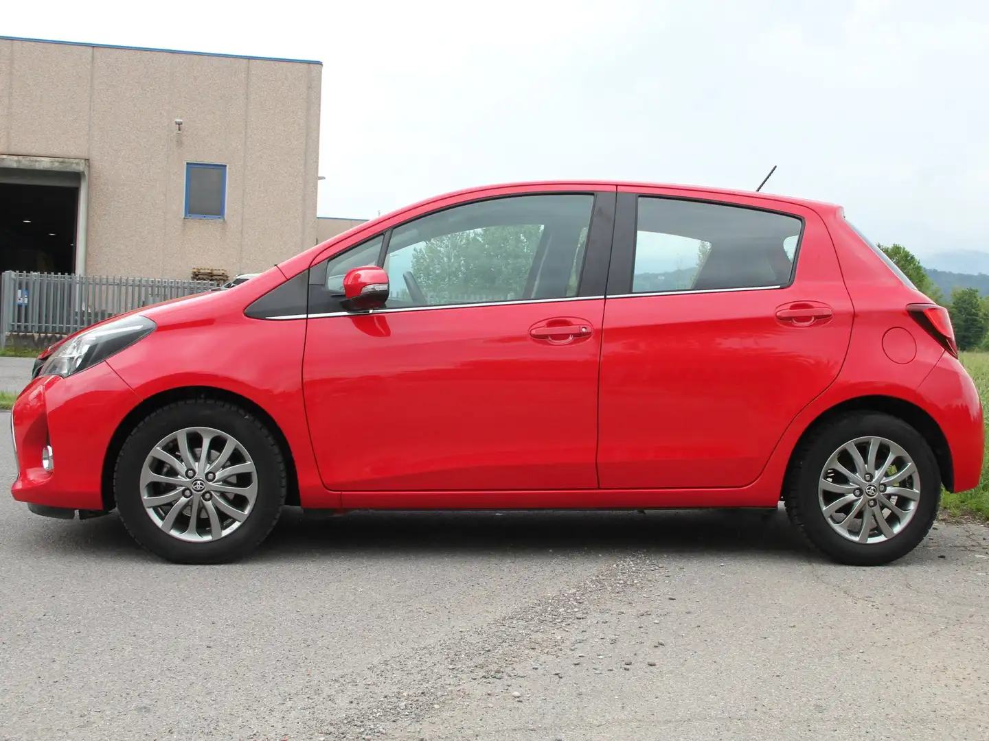 Toyota Yaris Yaris 5p 1.0 Cool my18 Rosso - 2