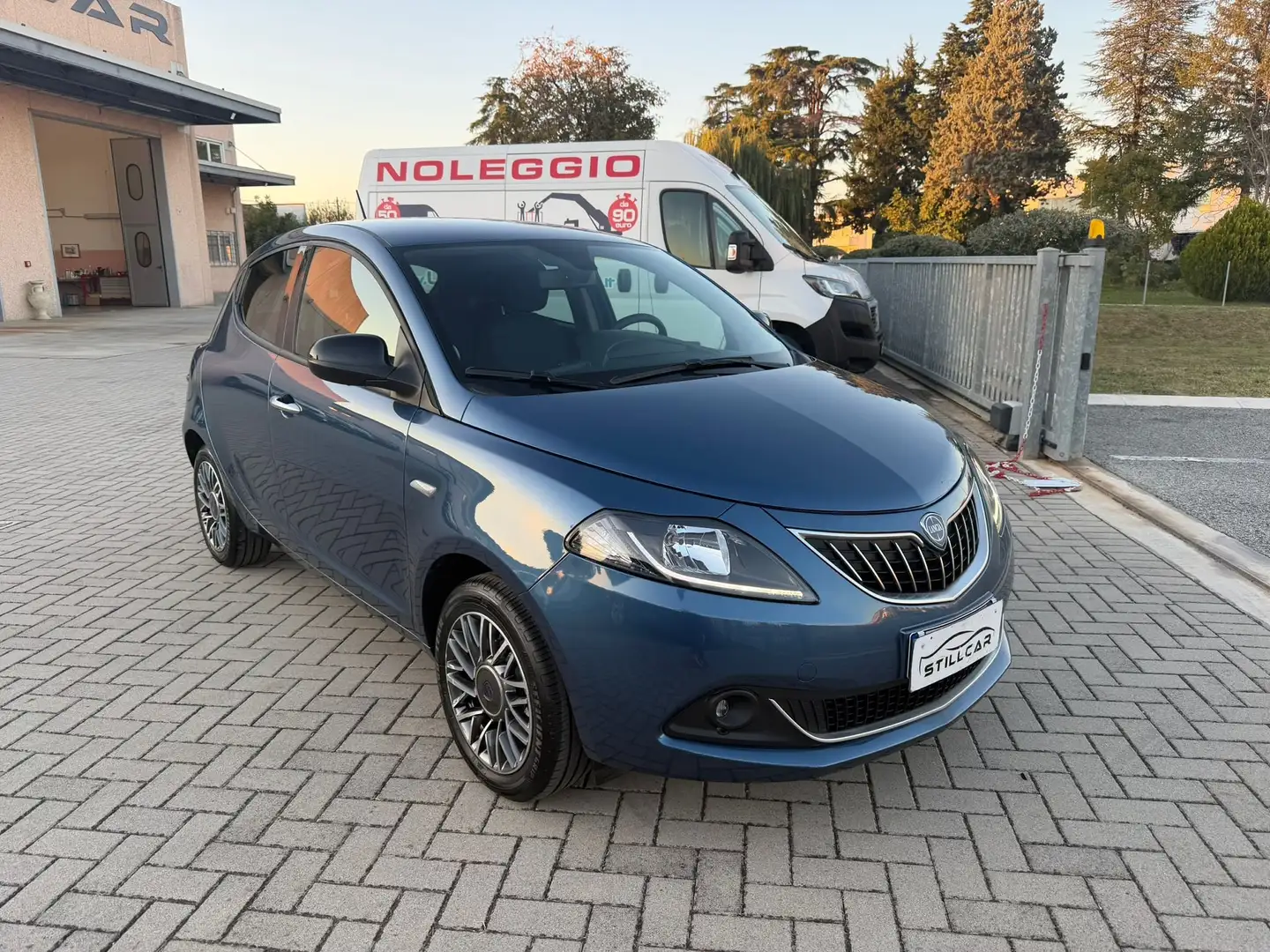 Lancia Ypsilon Ypsilon III 2023 1.0 firefly hybrid GOLD Plus Blu/Azzurro - 1