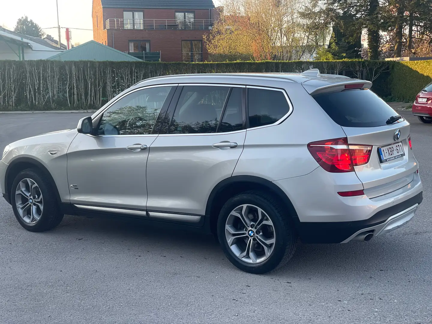 BMW X3 2.0 d sDrive18 Beige - 1