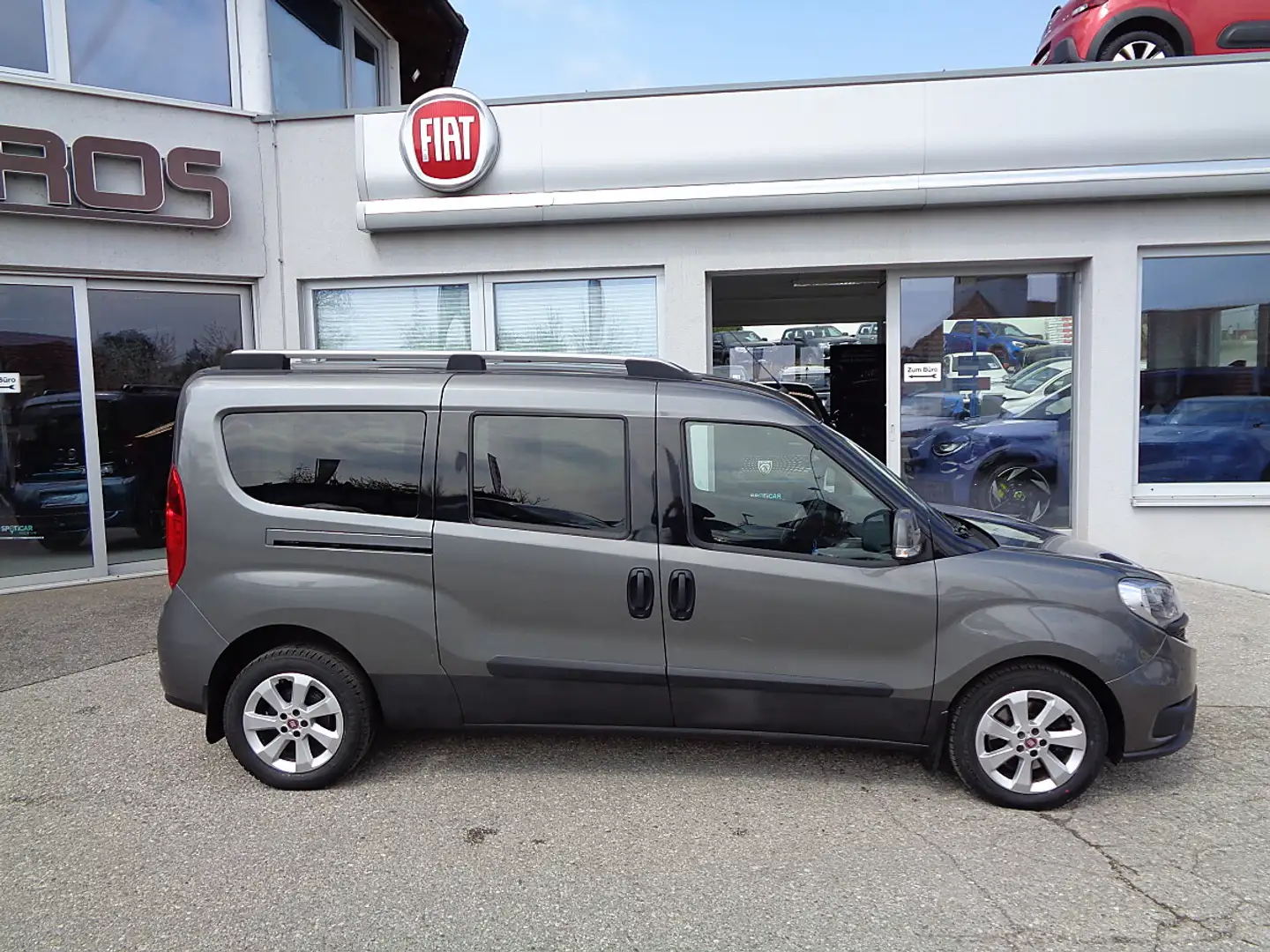 Fiat Doblo 2,0 Maxi XL SX Multijet Start&Stop 135 - ANHÄNG... Grau - 2
