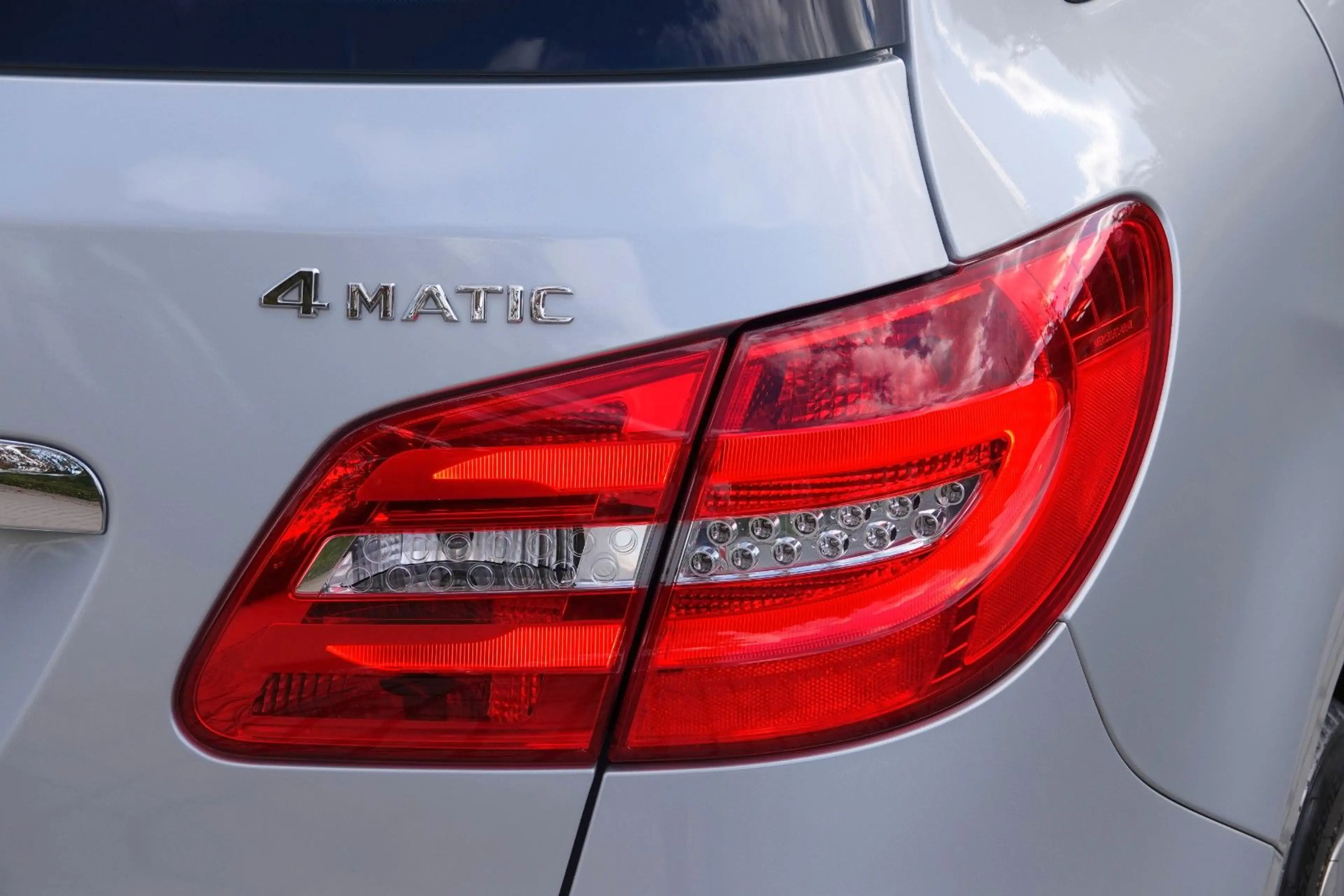 Mercedes-Benz B 220 4Matic *PANORAMA* GARANTIE* — photo 5
