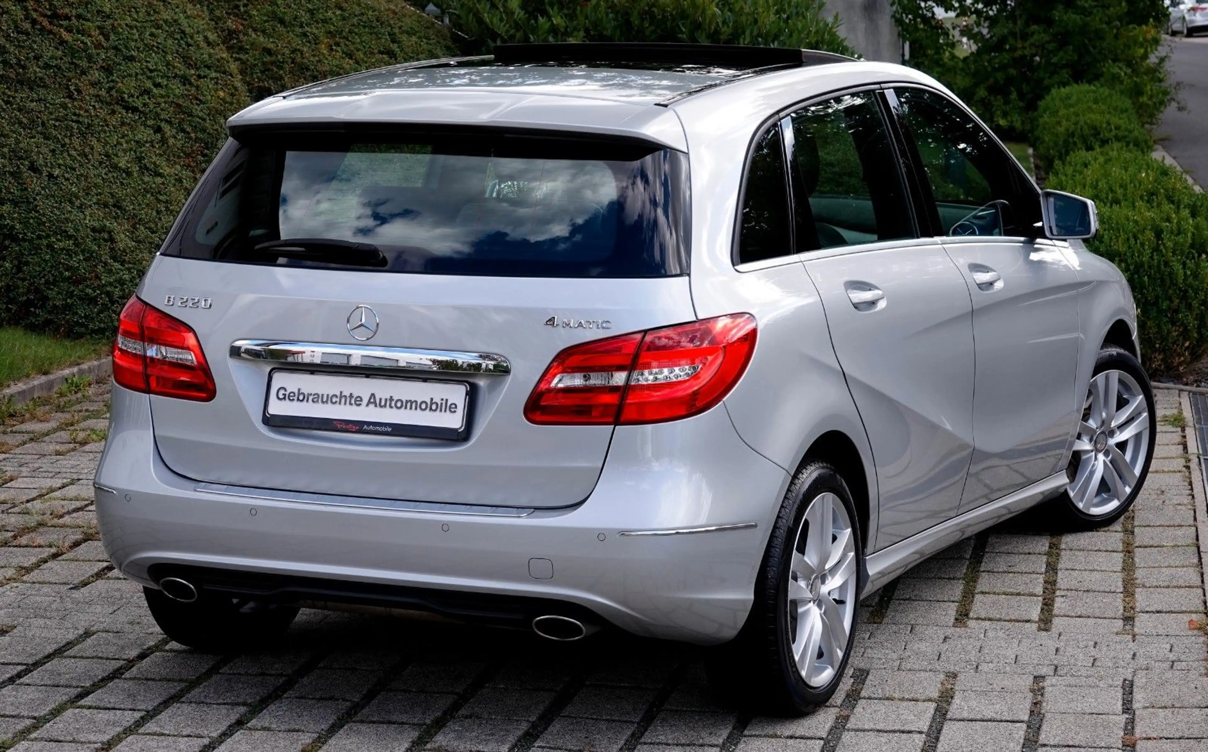 Mercedes-Benz B 220 4Matic *PANORAMA* GARANTIE* — photo 4
