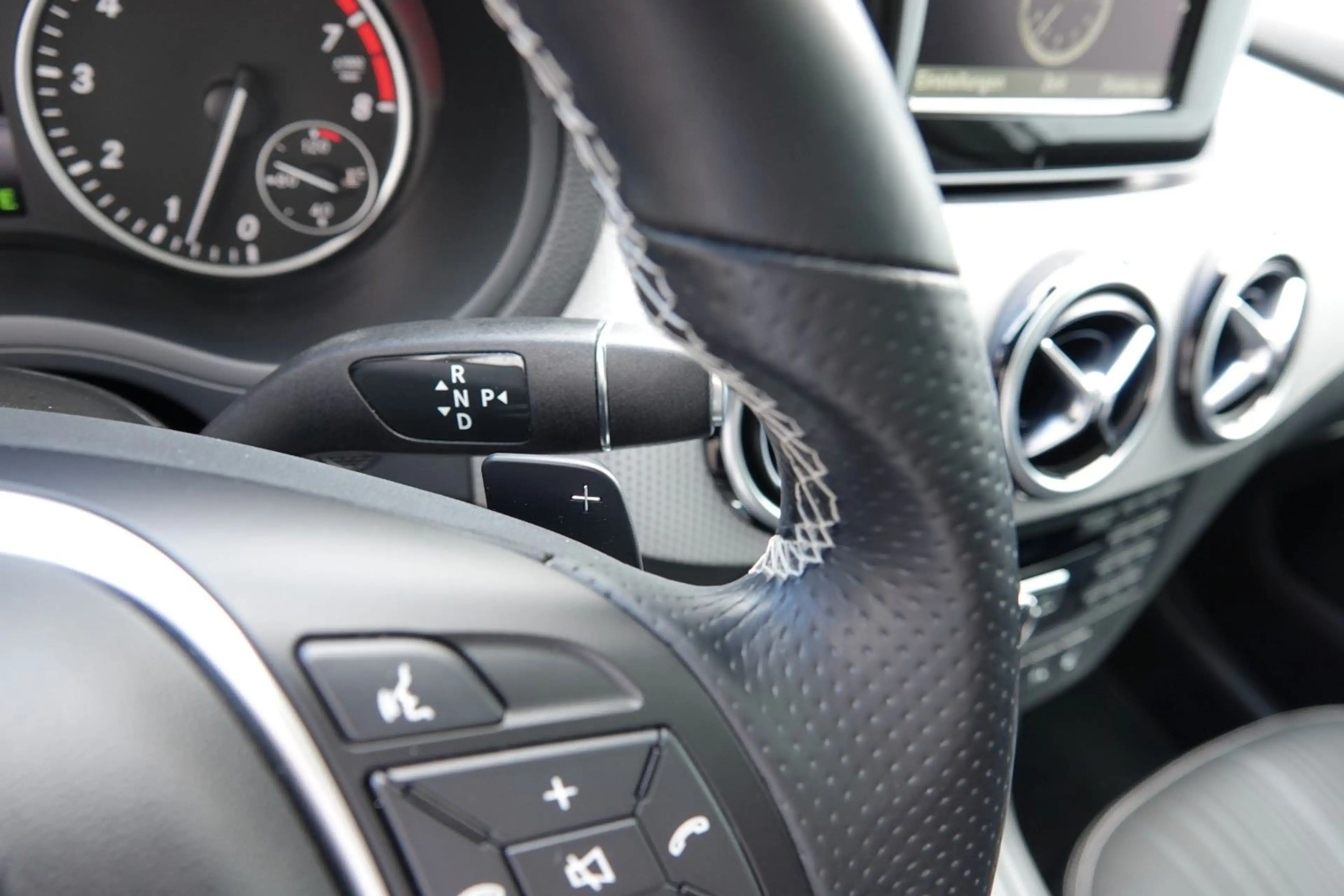 Mercedes-Benz B 220 4Matic *PANORAMA* GARANTIE* — photo 13