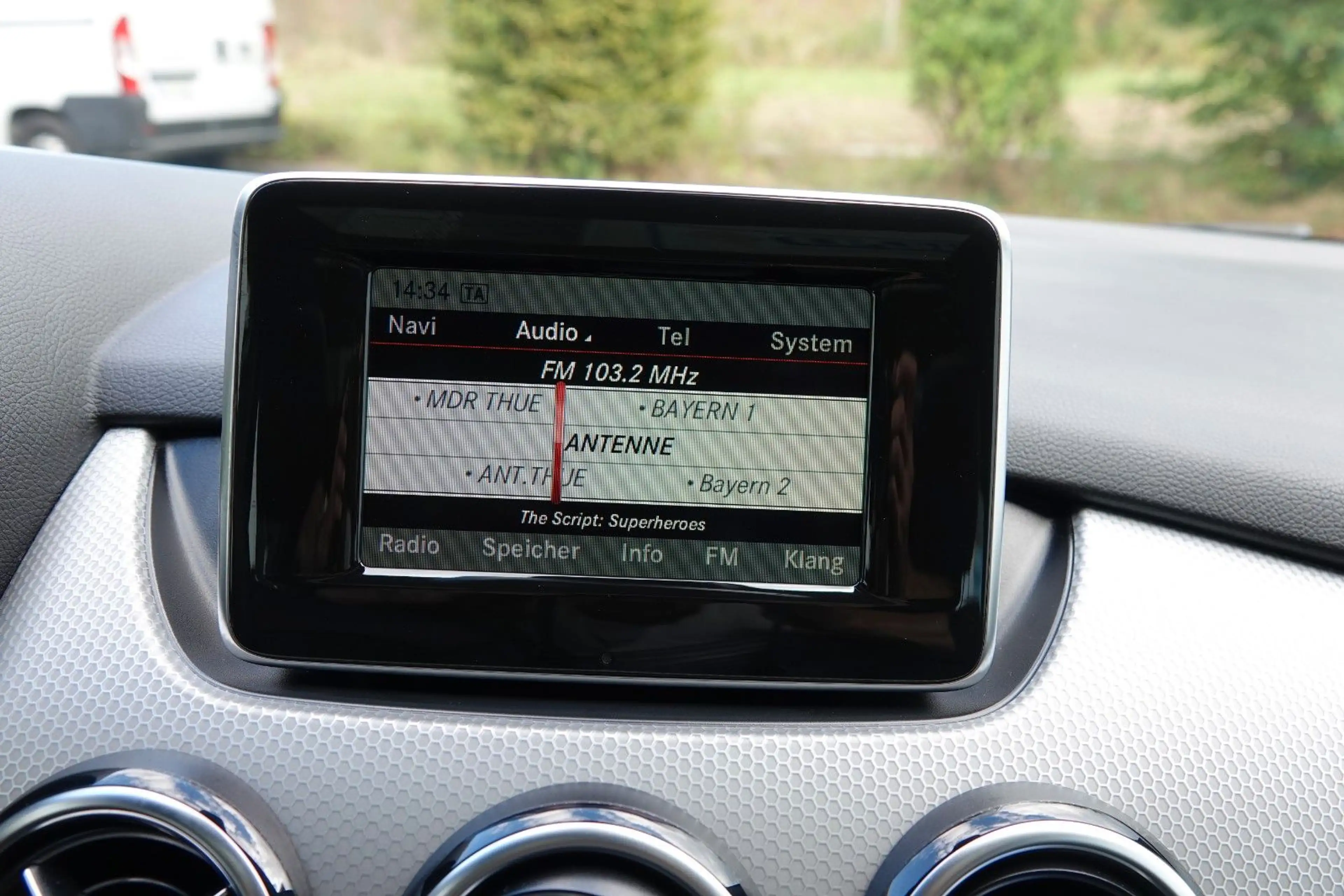 Mercedes-Benz B 220 4Matic *PANORAMA* GARANTIE* — photo 15
