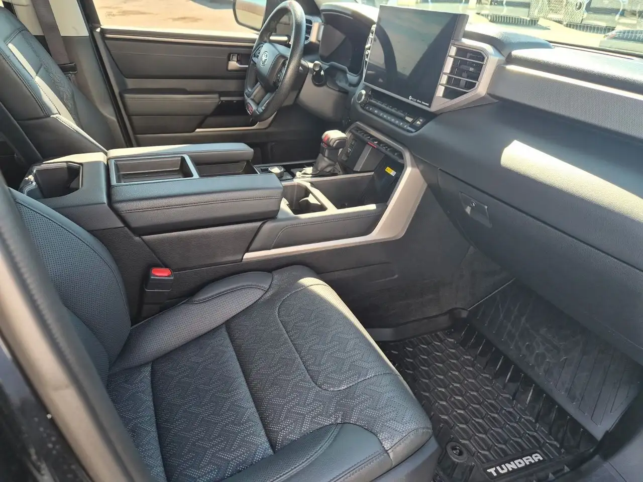 Toyota Tundra снимка Toyota Tundra