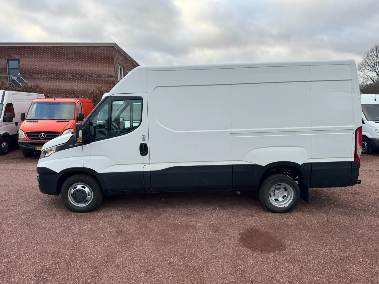 Iveco Daily 35C13V 2.3 L2H2 Dubbel Lucht Airco (40C 50C) Alb - 2