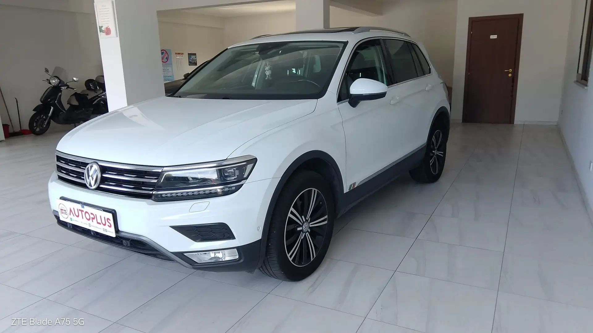 Volkswagen Tiguan Tiguan 2.0 tdi bm Sport Bianco - 2