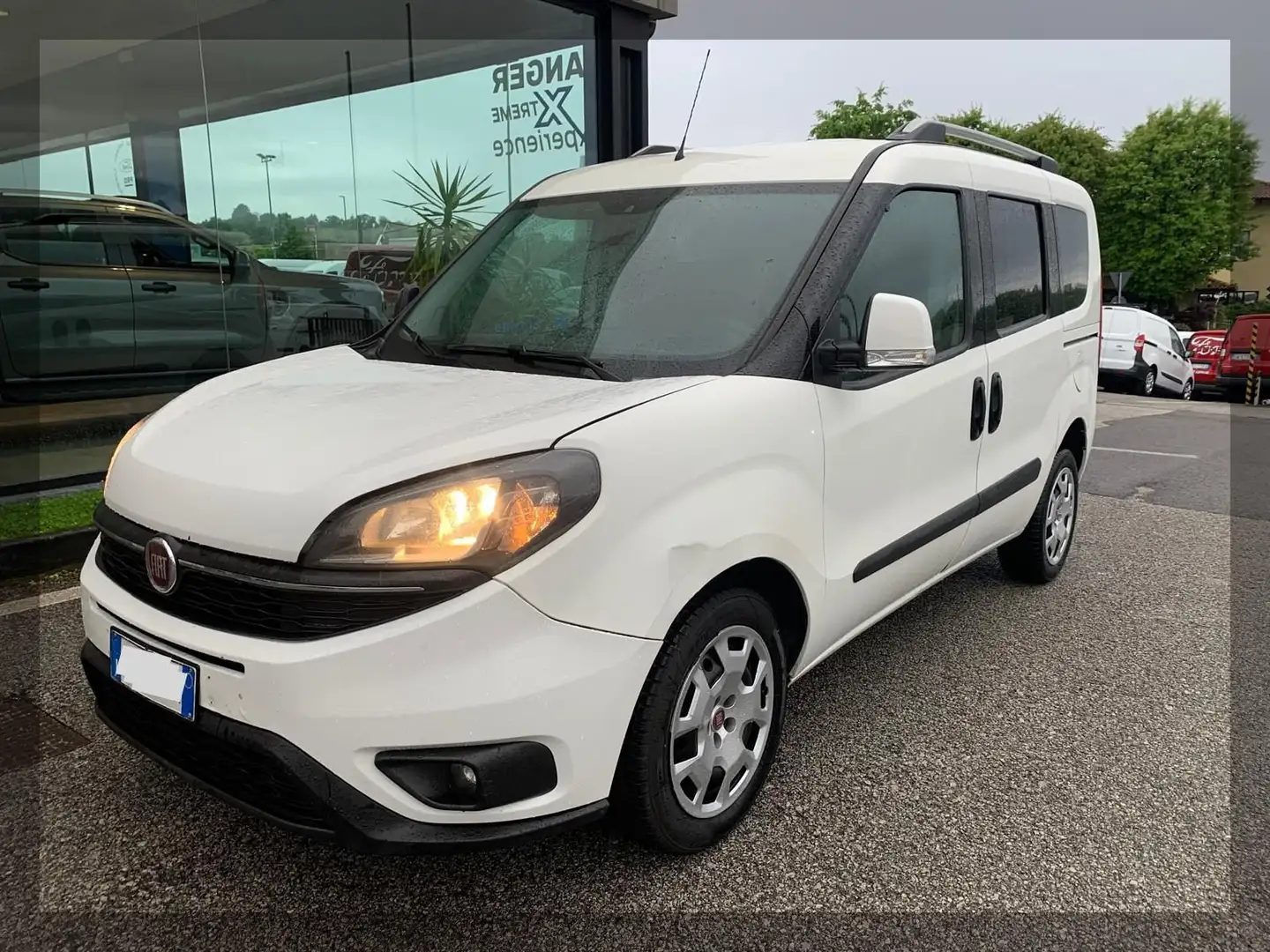 Fiat Doblo 1.6 Mjet - Autocarro 5 posti Bianco - 2