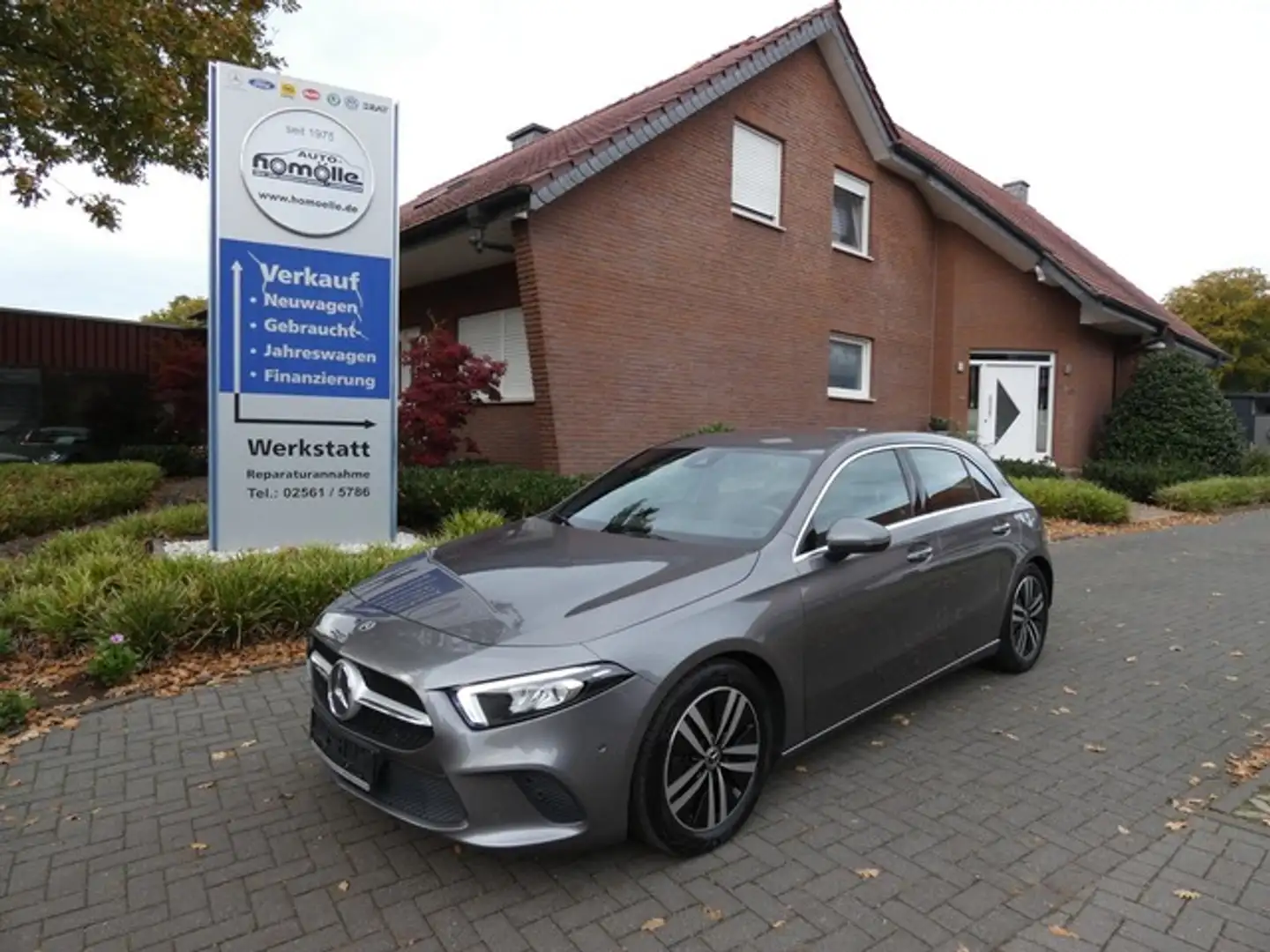Mercedes-Benz A 200 d 8 G-DCT Progressive LED AHK RFK NAV DIST Grau - 1
