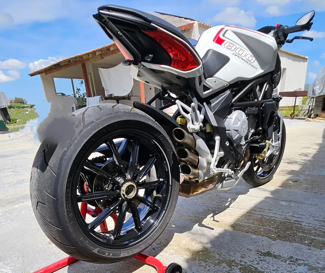 MV Agusta Dragster Bílá - 1