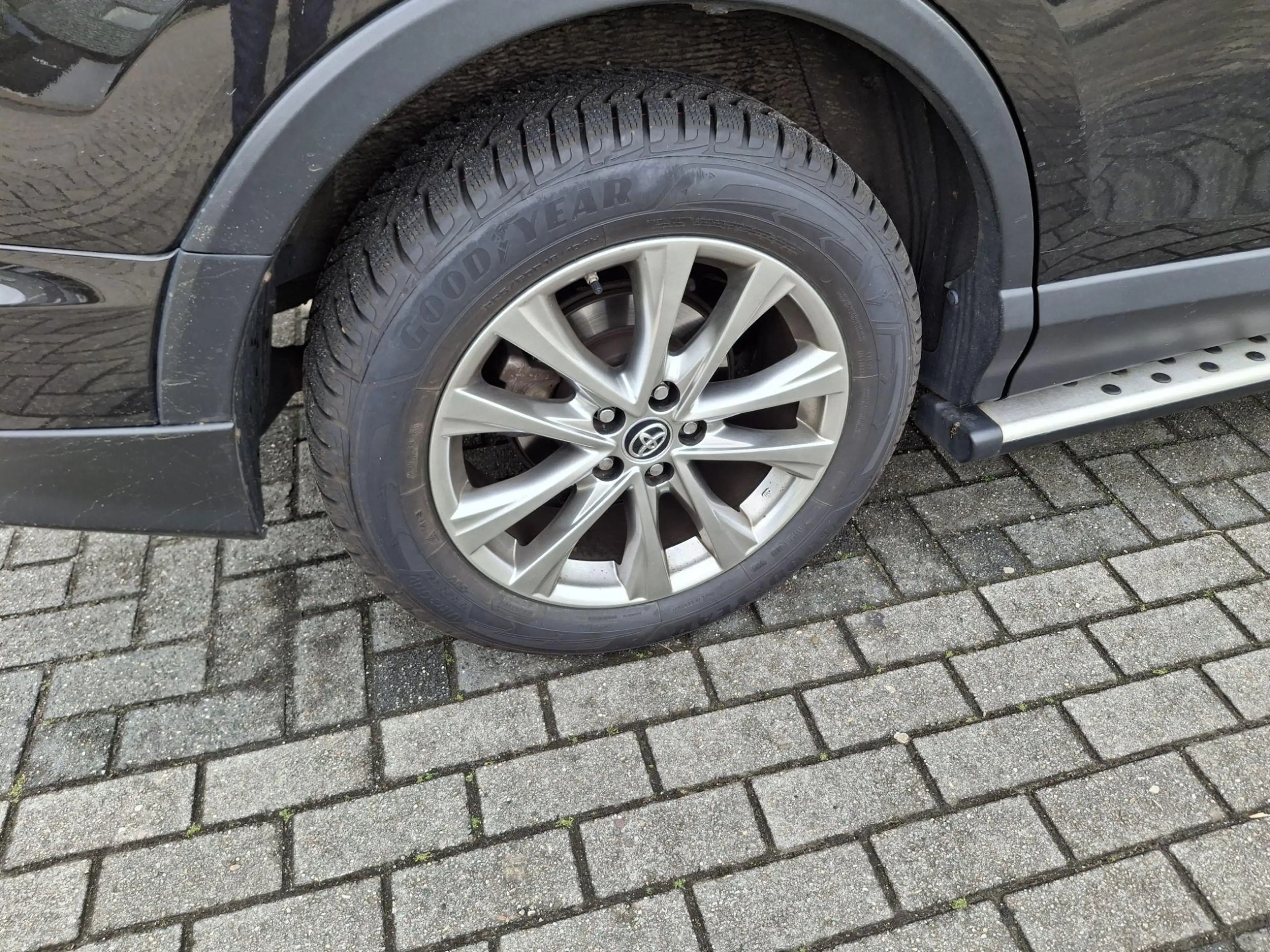 Toyota RAV 4 2.5 Hybrid AWD Executive — photo 9
