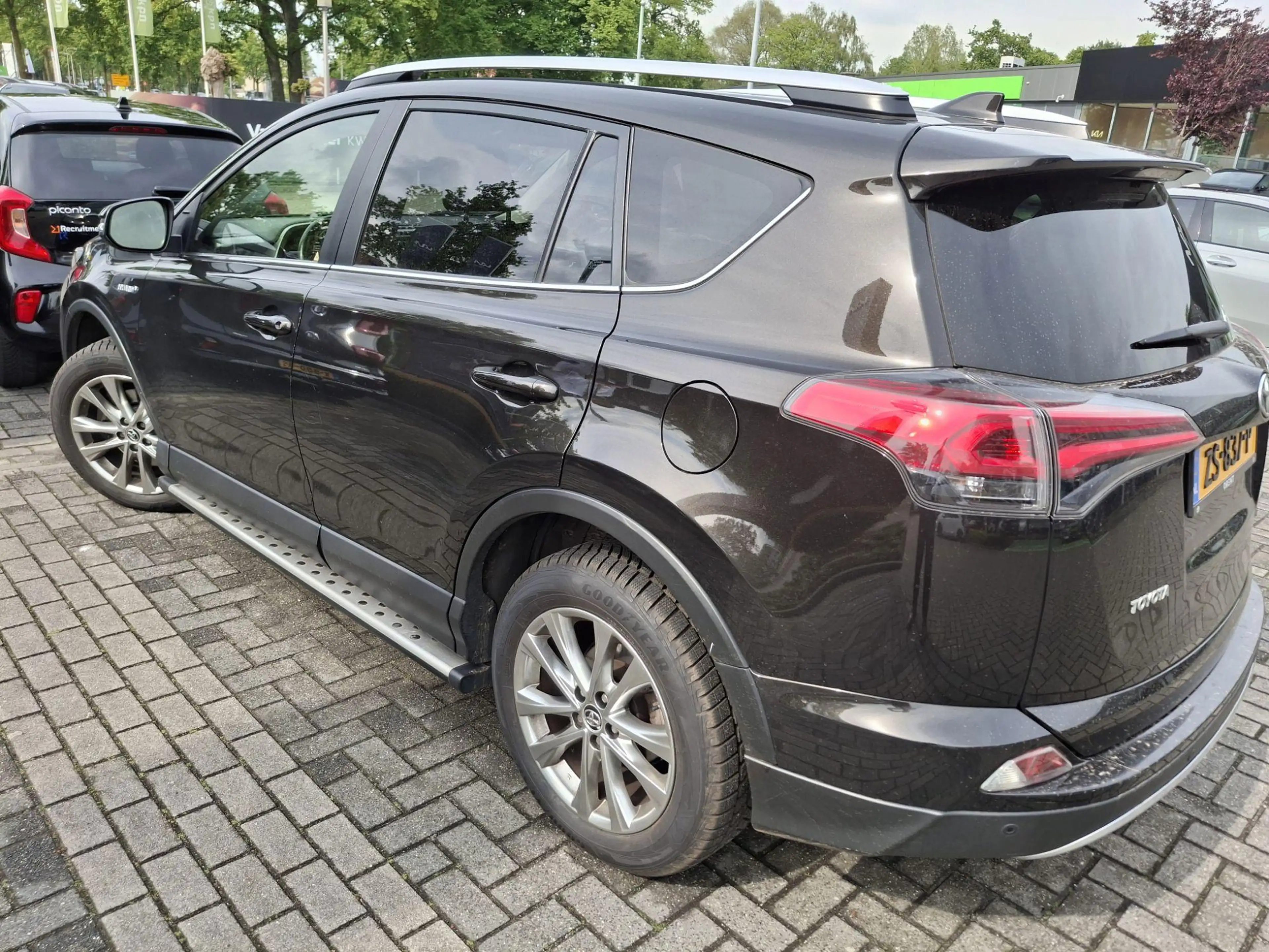 Toyota RAV 4 2.5 Hybrid AWD Executive — photo 6