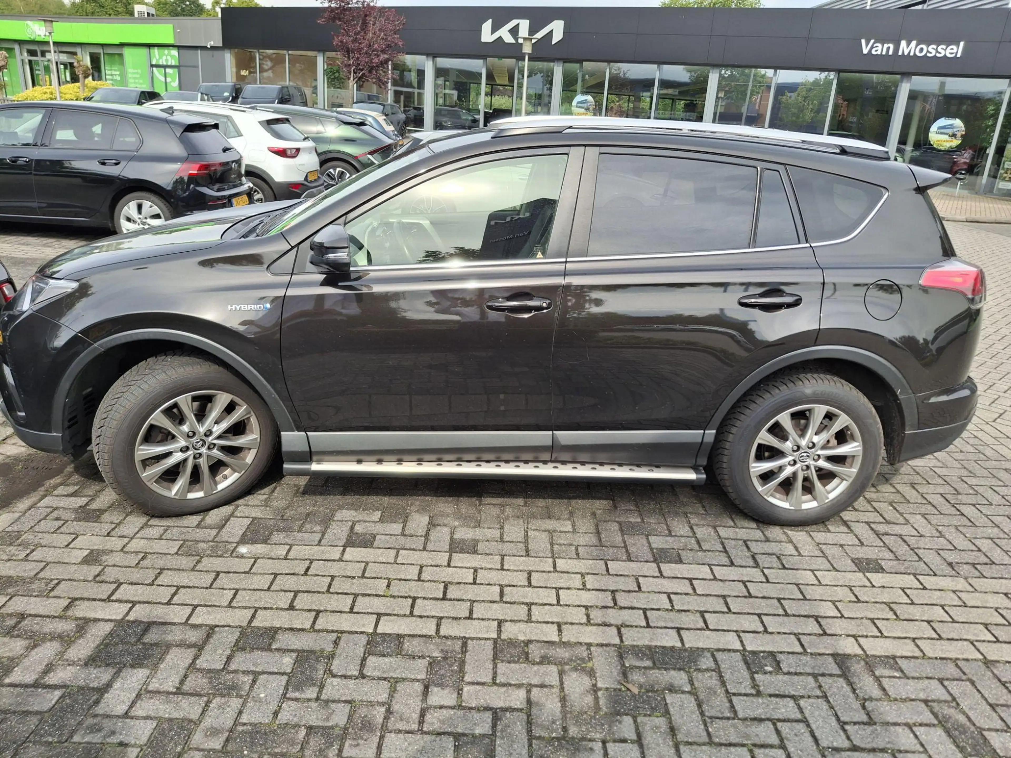 Toyota RAV 4 2.5 Hybrid AWD Executive — photo 4