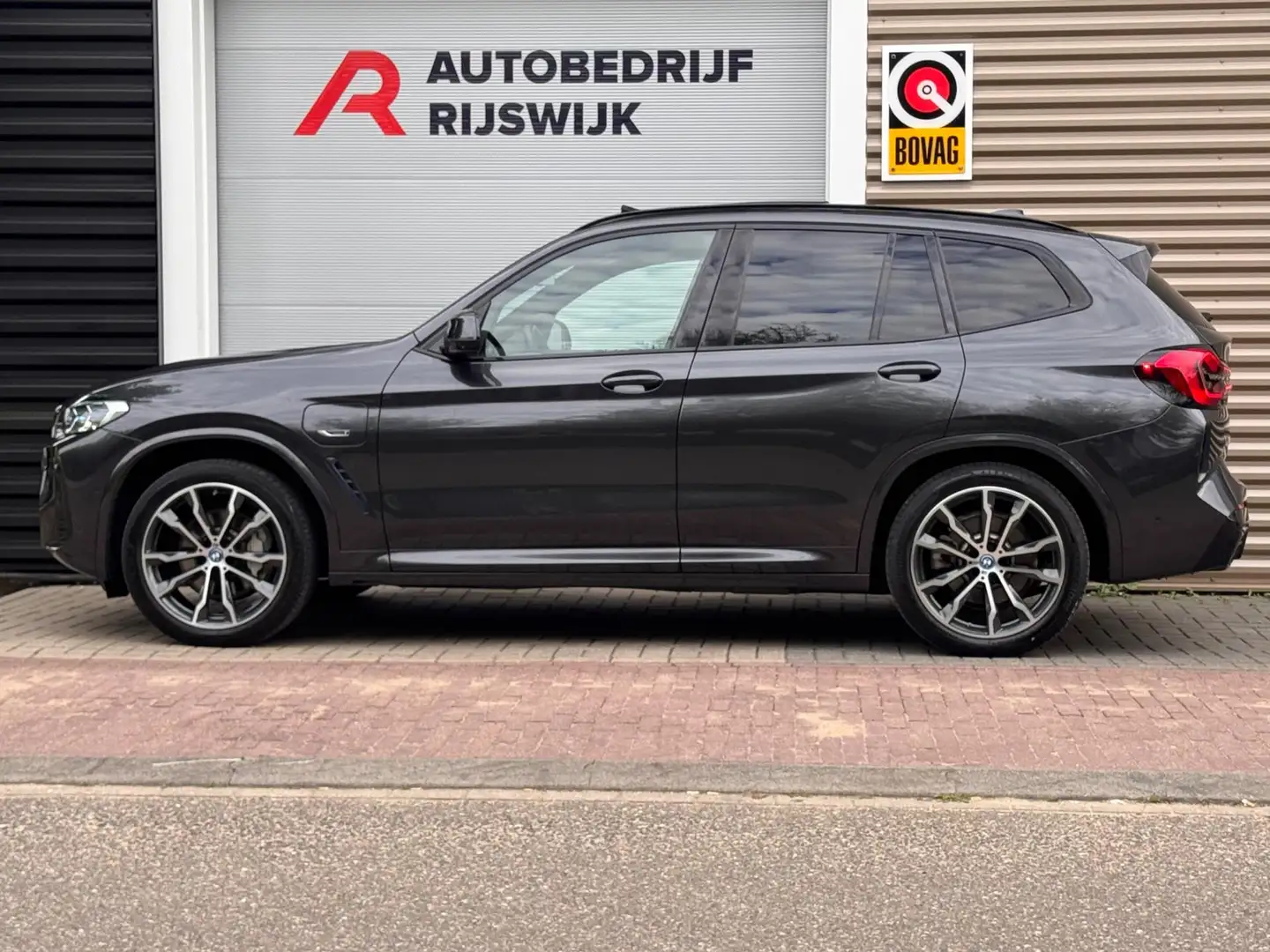 BMW X3 XDrive30e High Executive M stoelen/Laser/Pano/HuD Grigio - 2