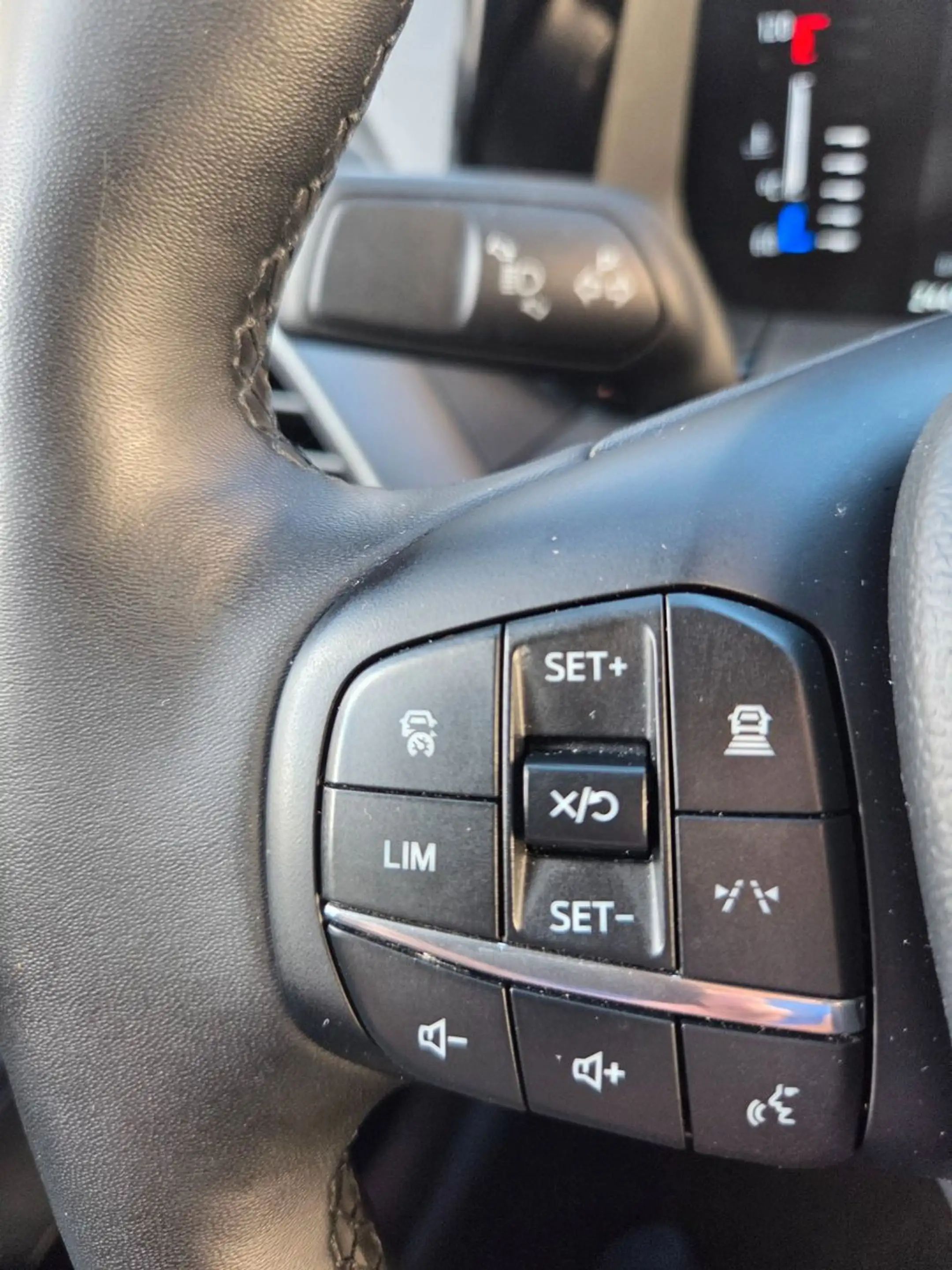 Ford Tourneo Courier Trend Navi Allwetter Totwinkel — photo 31