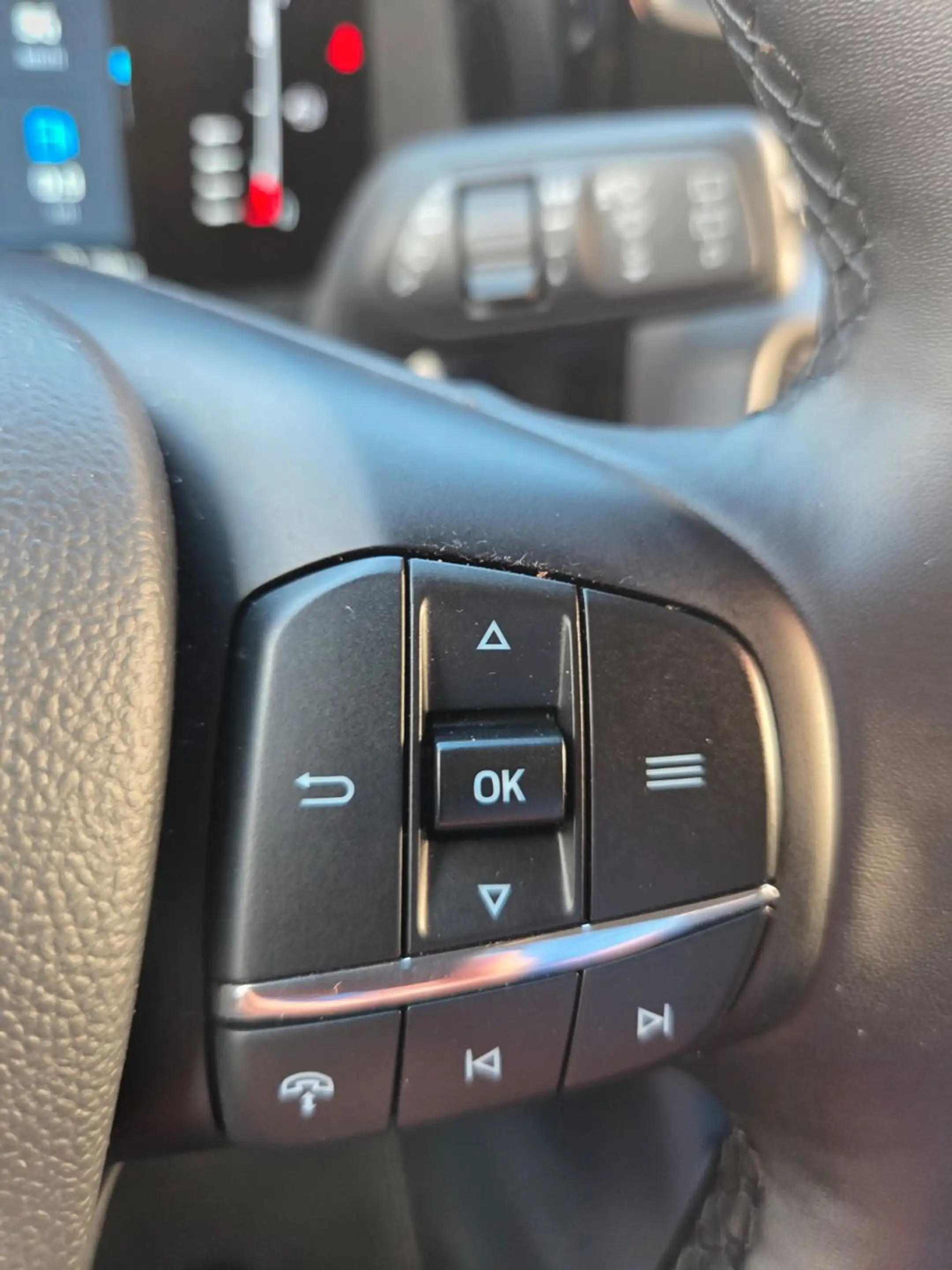 Ford Tourneo Courier Trend Navi Allwetter Totwinkel — photo 32