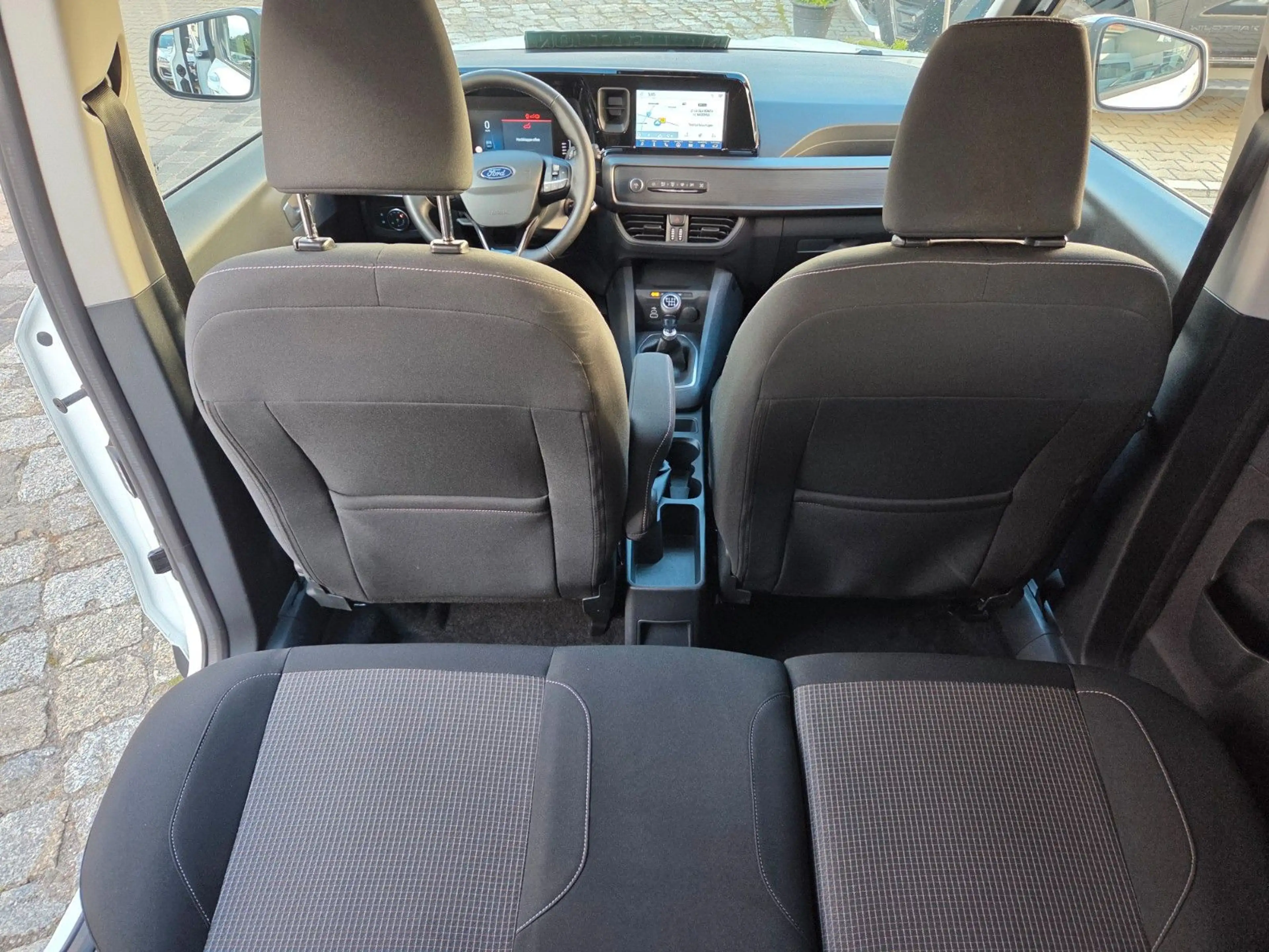 Ford Tourneo Courier Trend Navi Allwetter Totwinkel — photo 18