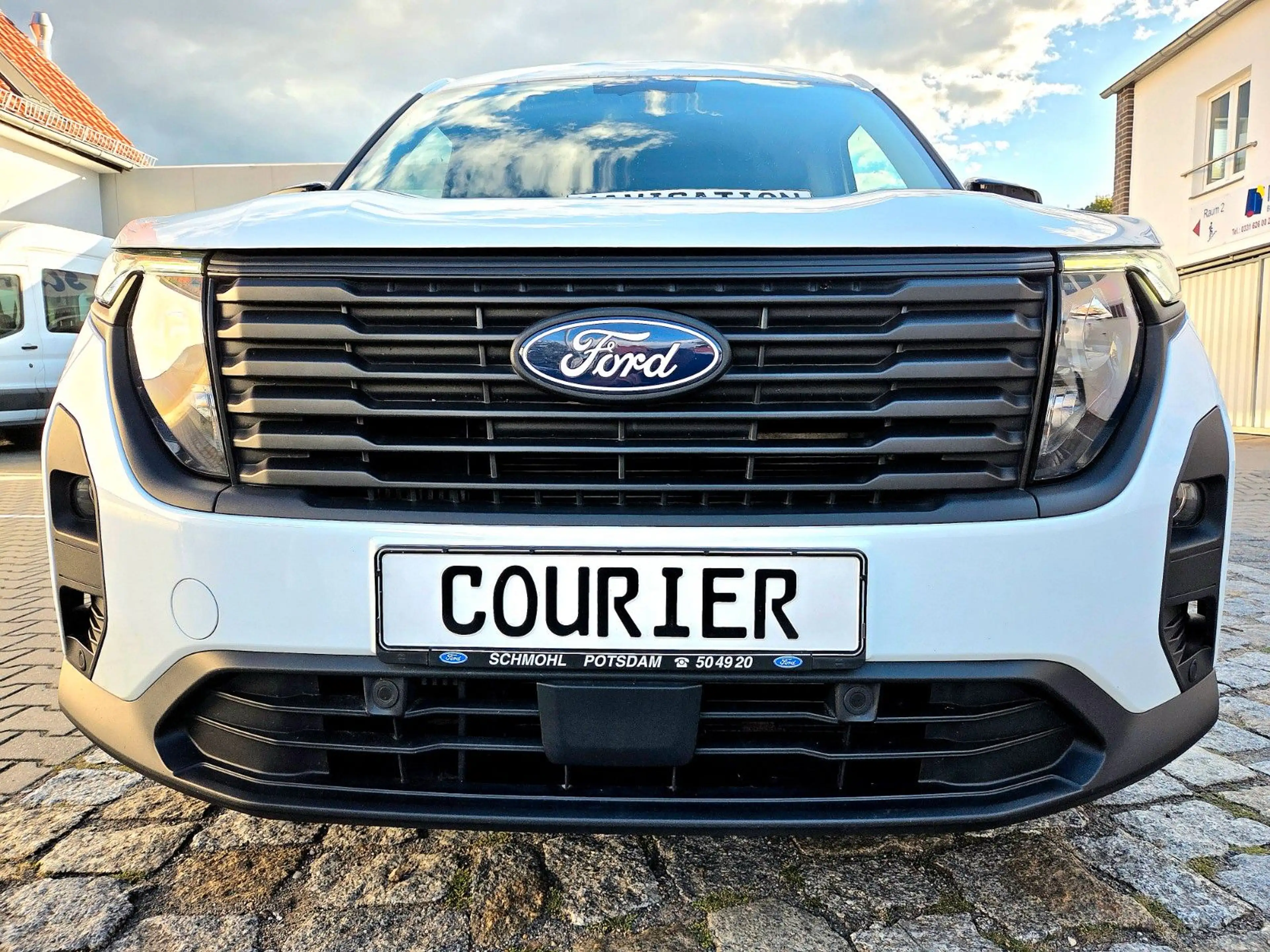 Ford Tourneo Courier Trend Navi Allwetter Totwinkel — photo 9