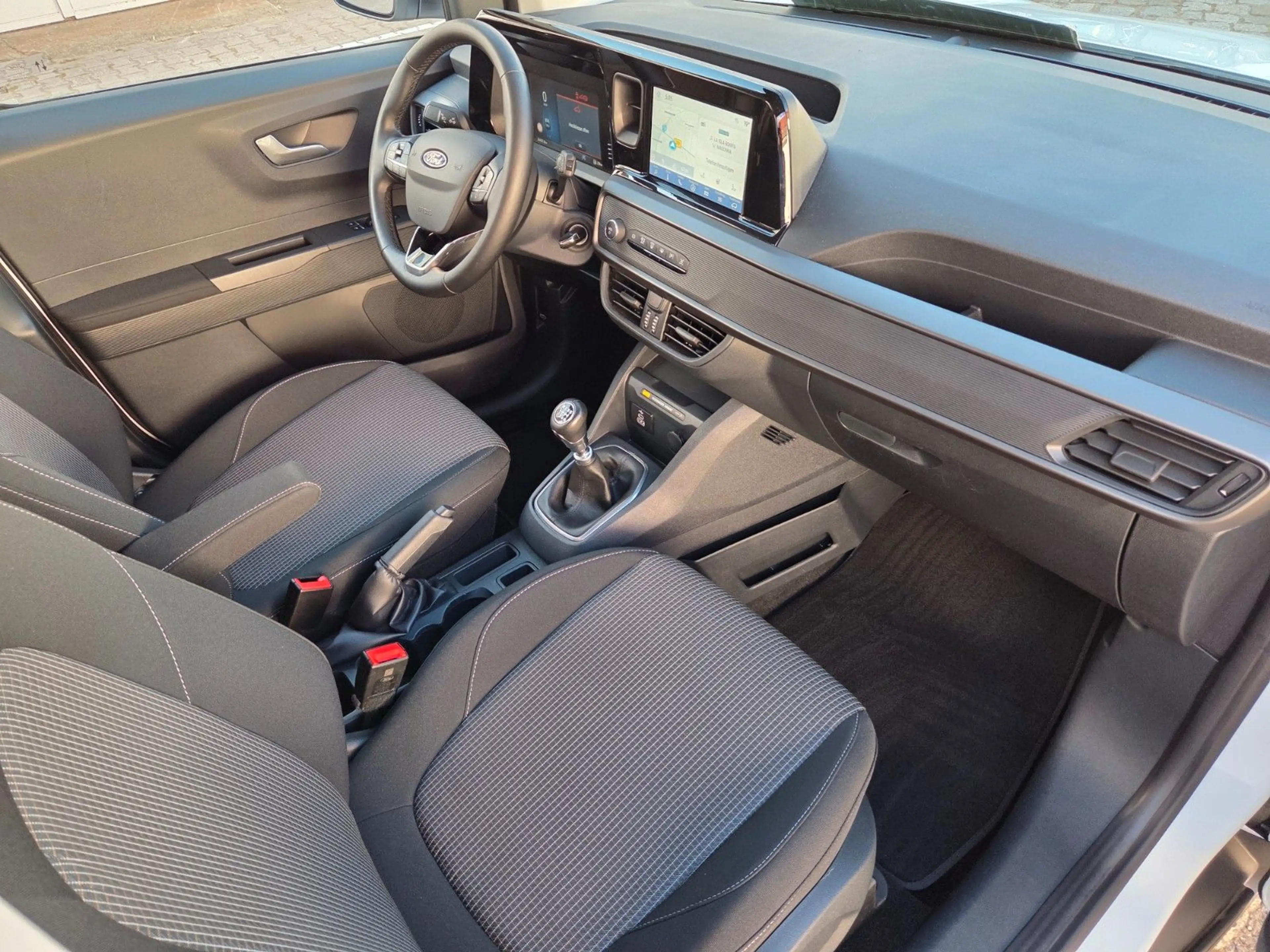 Ford Tourneo Courier Trend Navi Allwetter Totwinkel — photo 21