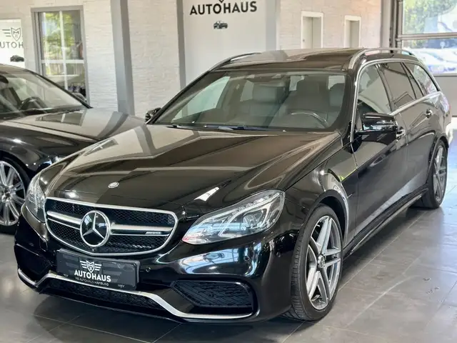 Mercedes-Benz E 63 AMG 4-Matic,B&O,TV,LED,AMG-Perfomance,VOLL
