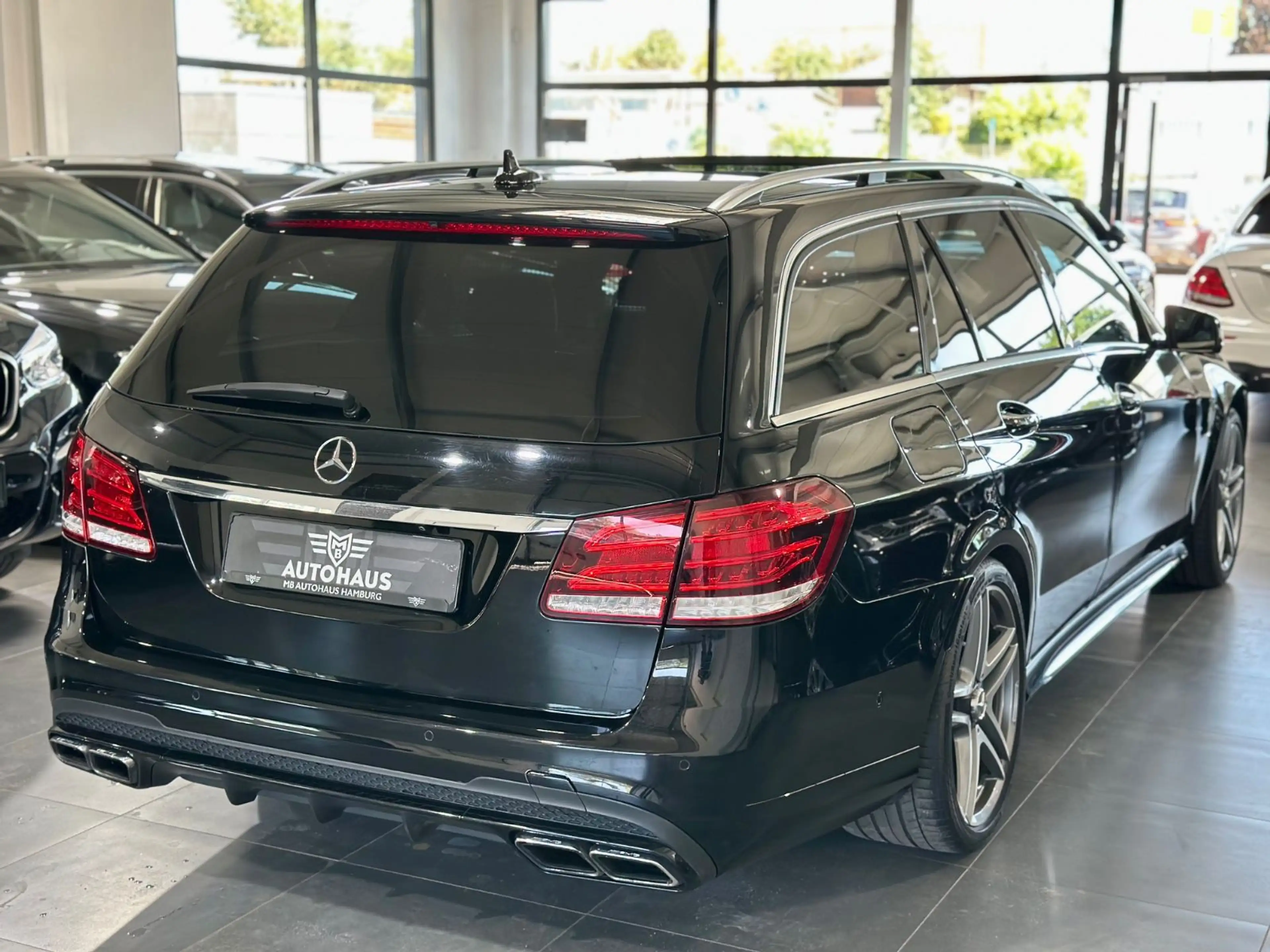 Mercedes-Benz E 63 AMG 4-Matic,B&O,TV,LED,AMG-Perfomance,VOLL — photo 4