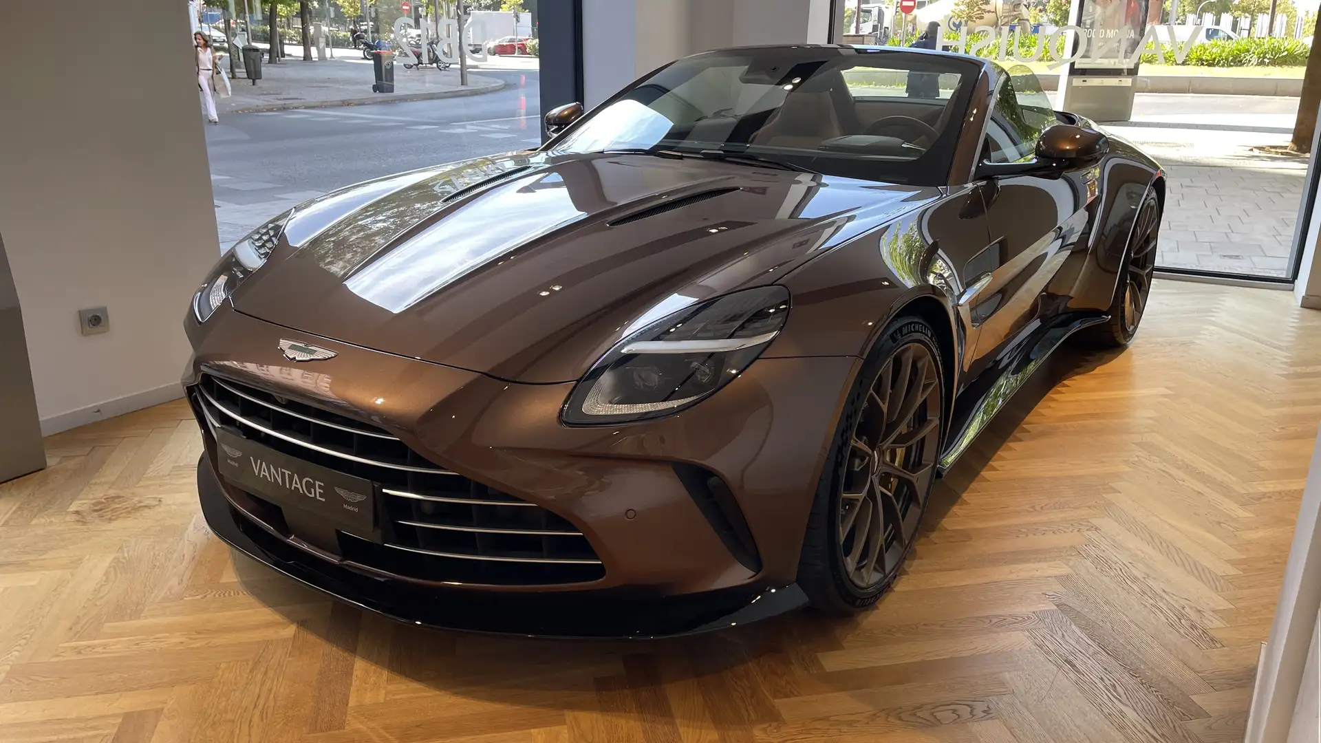 Aston Martin Vantage 4.0 V8 Roadster Auto - 1