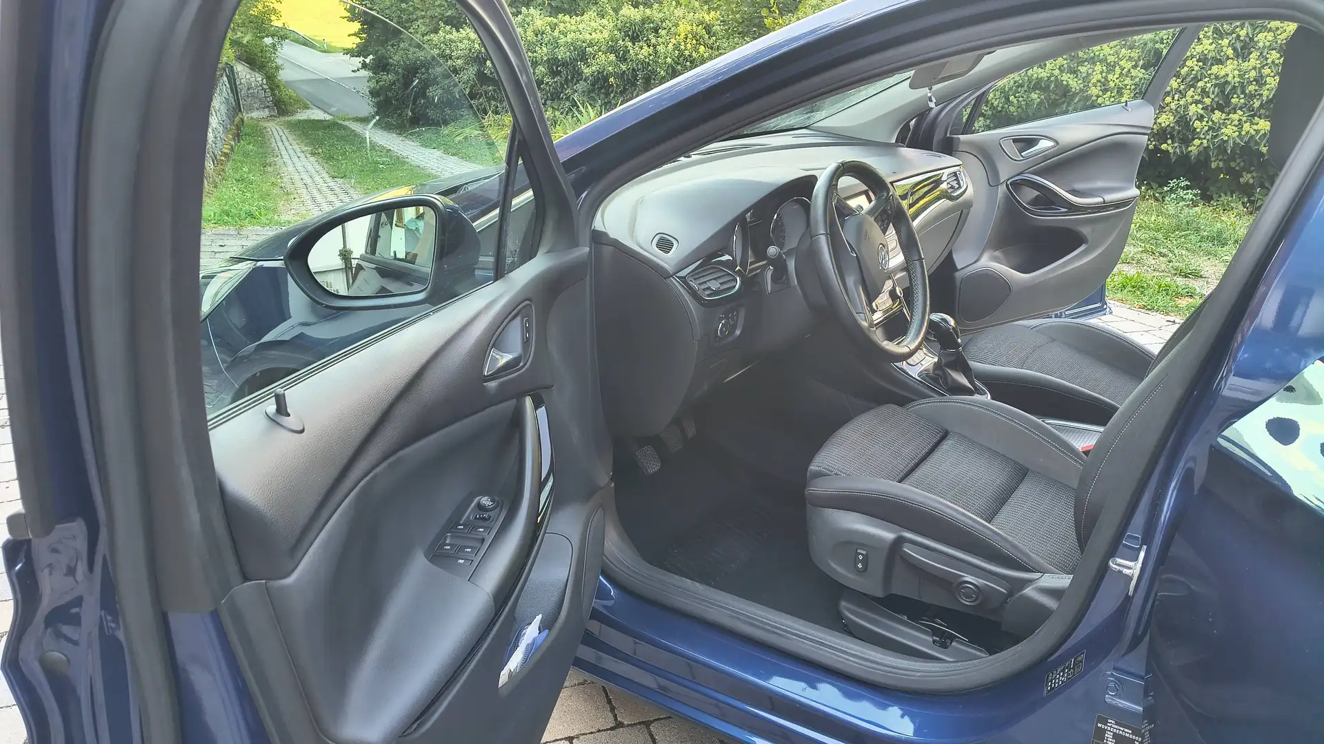 Opel Astra Astra 1,2 Turbo Direct Injection Business Elegance Business Elegance Blau - 2