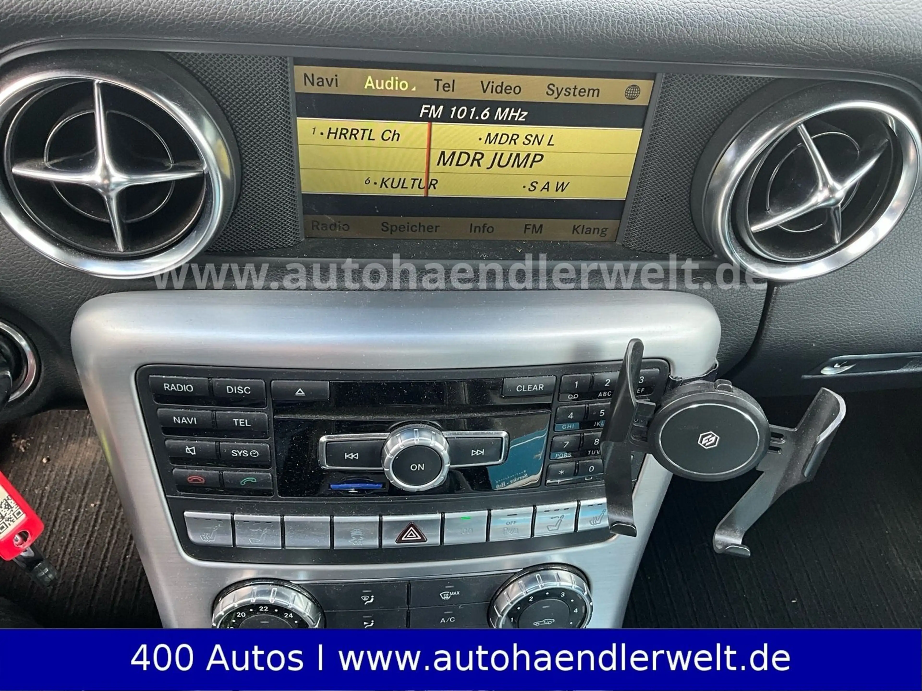 Mercedes-Benz SLK 200 Roadster SLK 200 BlueEfficiency Edition 1 Standa — photo 13