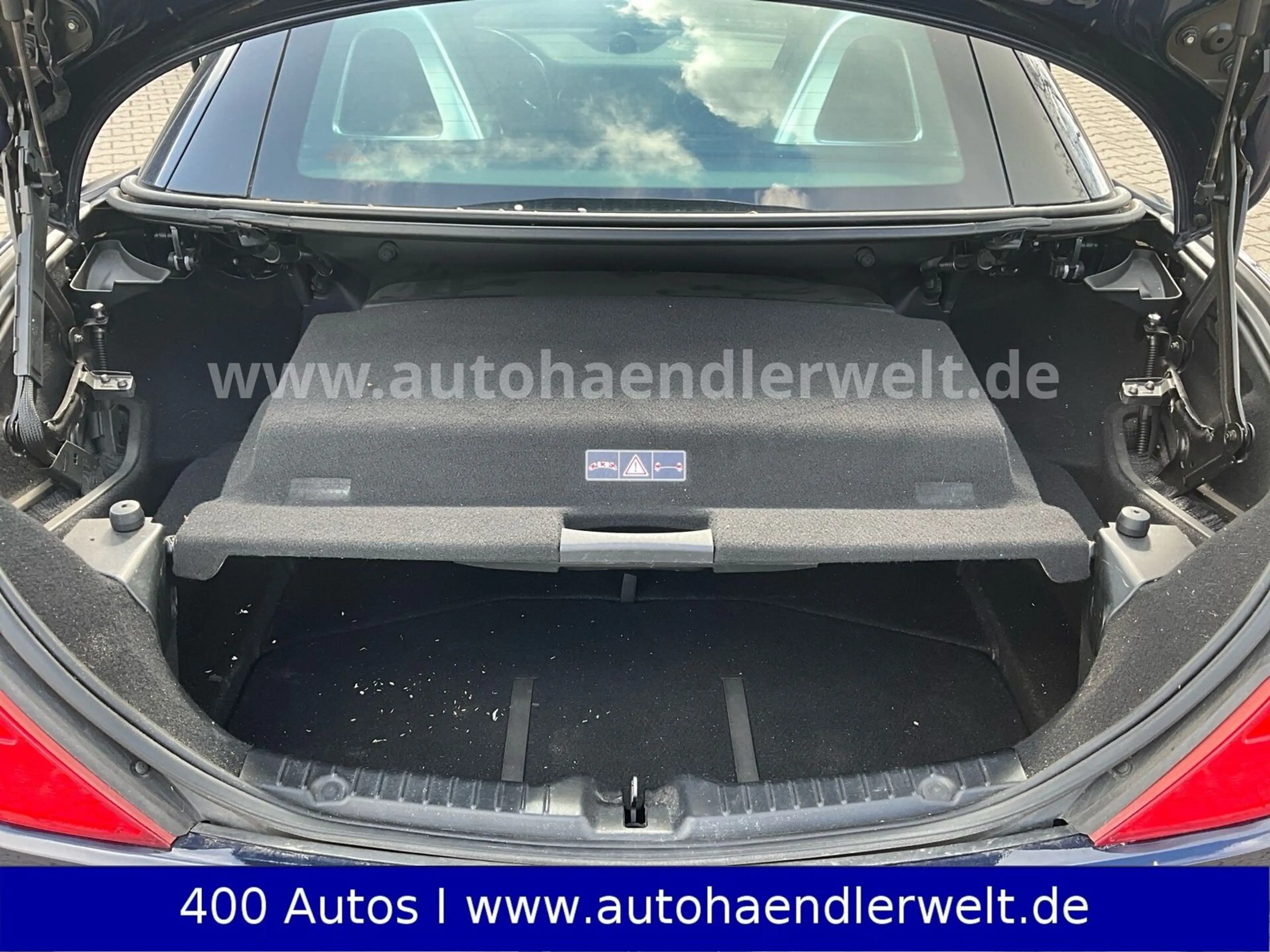 Mercedes-Benz SLK 200 Roadster SLK 200 BlueEfficiency Edition 1 Standa — photo 8