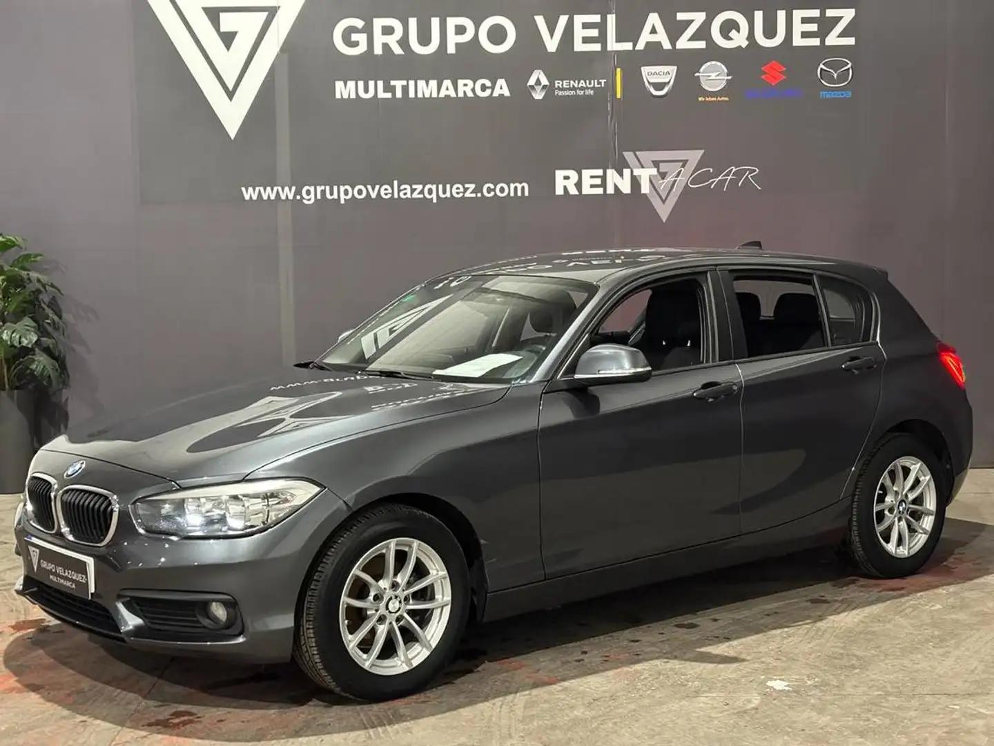 BMW 116 116d EfficientDynamics Gris - 1