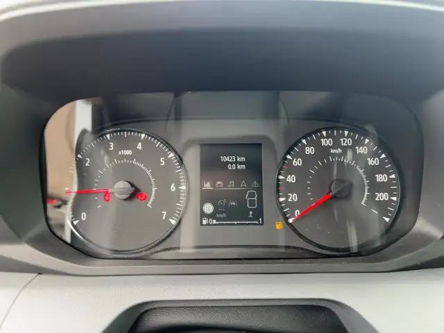 Renault Master view 13
