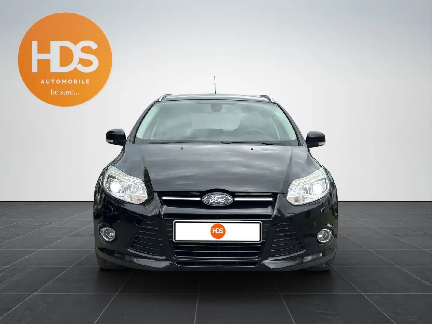 Ford Focus Turnier Titanium*Xenon*SHZ*PDC*NAVI Schwarz - 2