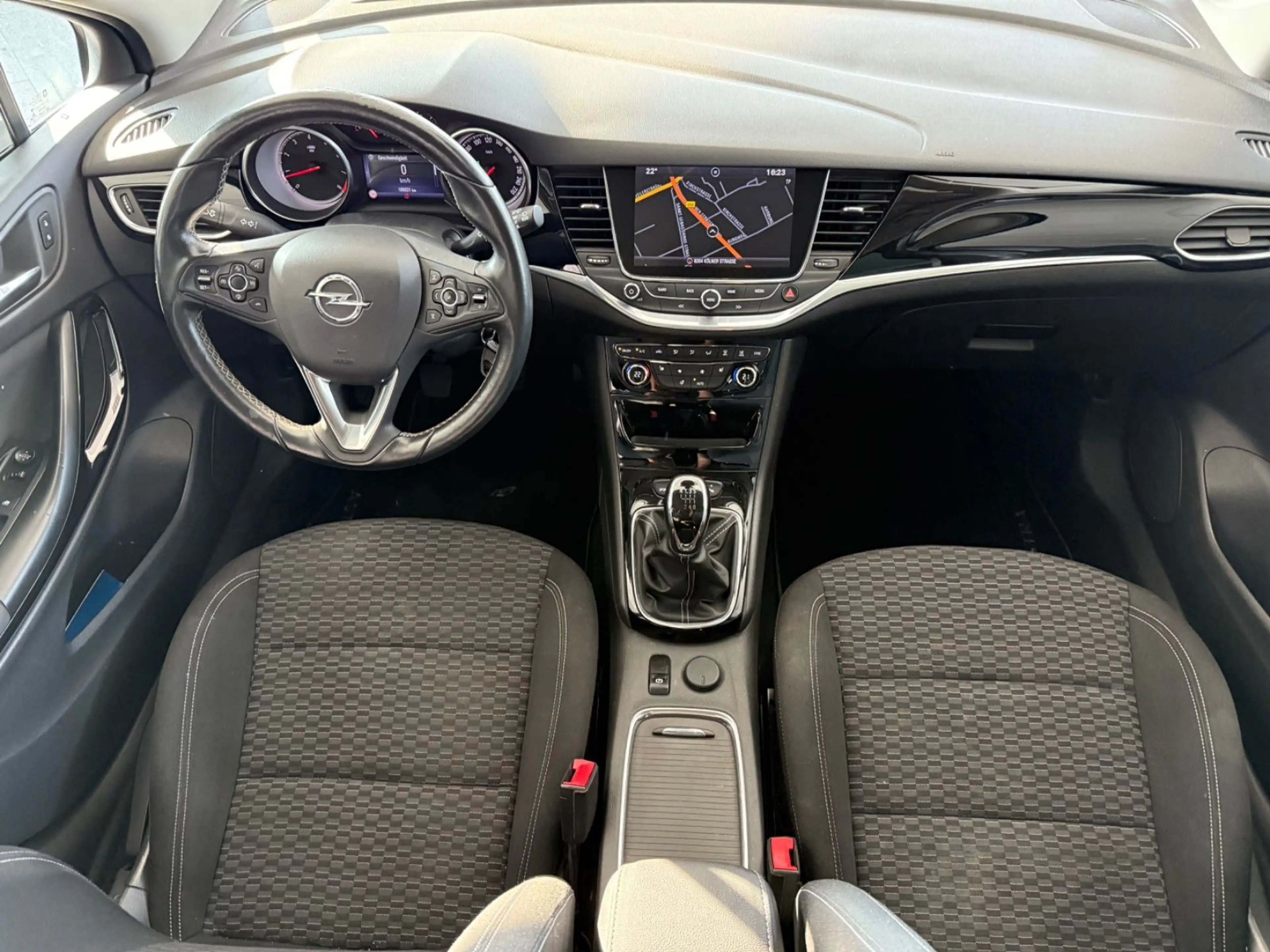 Opel Astra K Sports Tourer Klimaauto Navi Kamera SHZ — photo 12