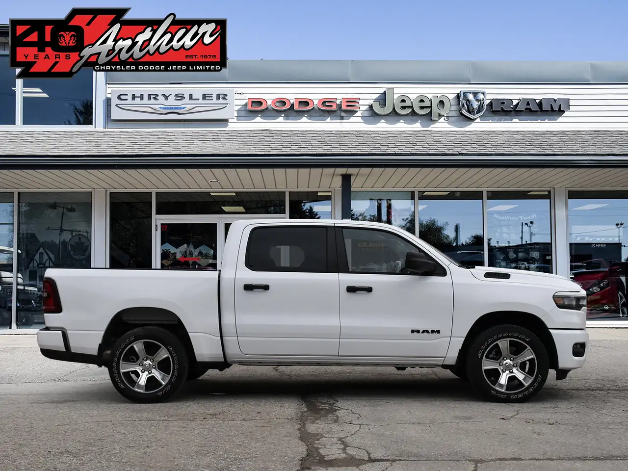 RAM 1500 снимка RAM 1500