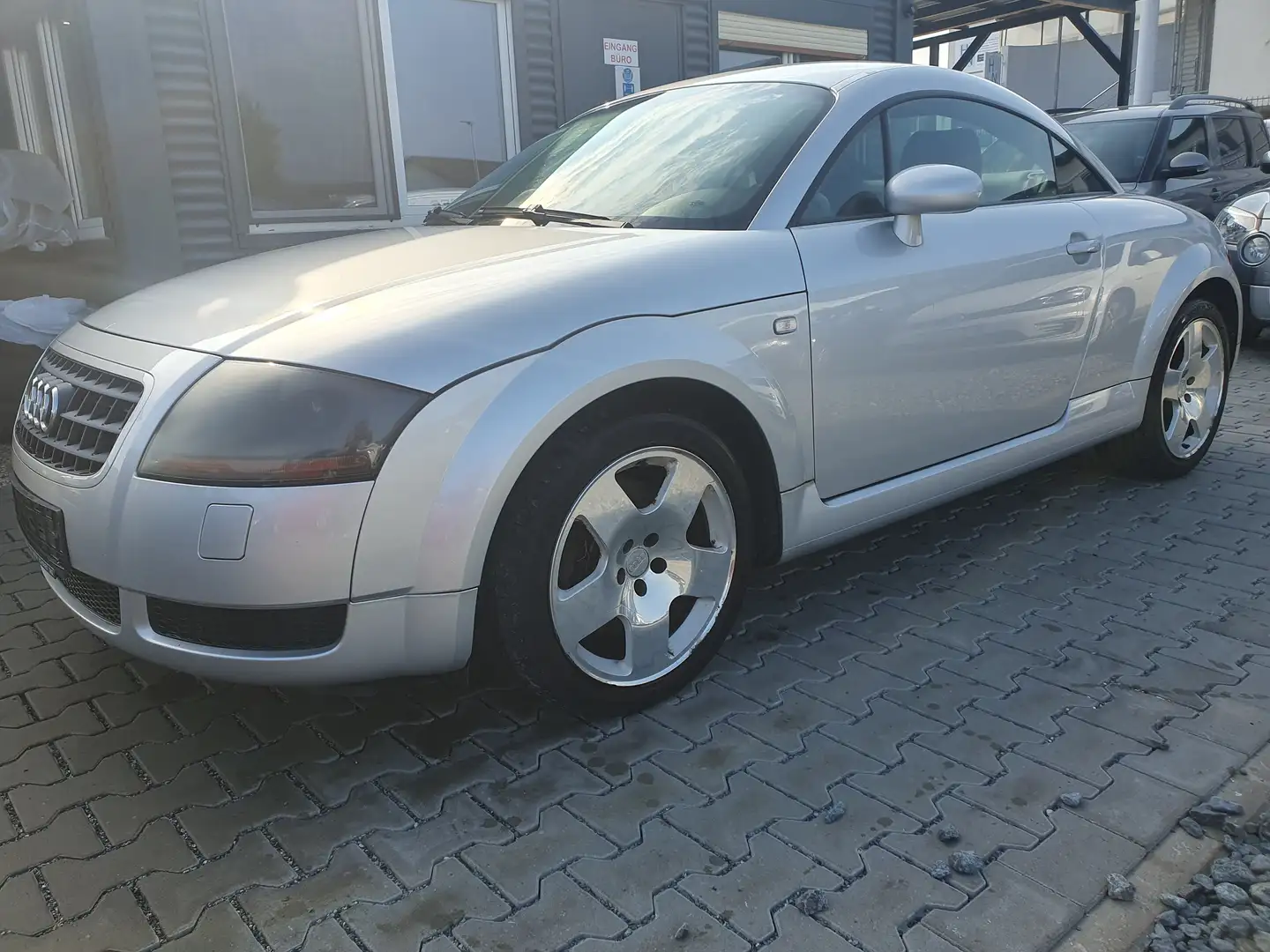 Audi TT 1.8 T Coupe (132kW) Silber - 2