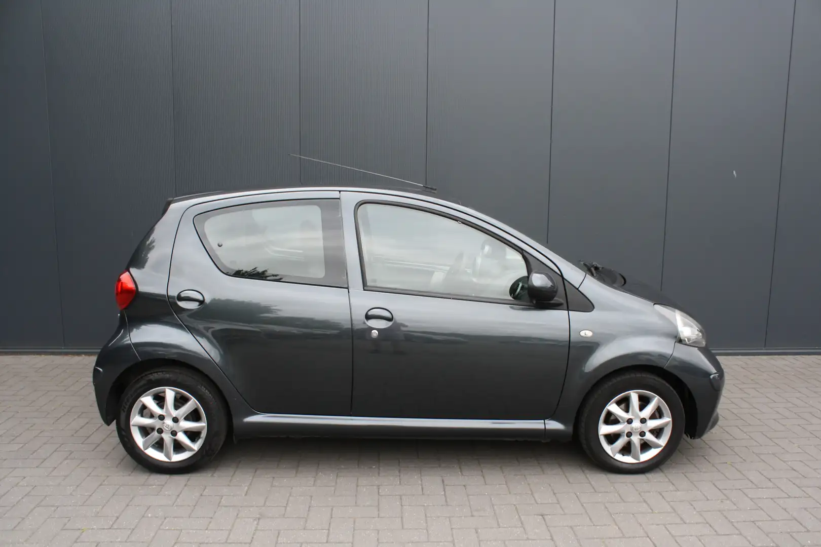 Toyota Aygo 1.0-12V + AIRCO - 5-DEURS - LM VELGEN Grijs - 2