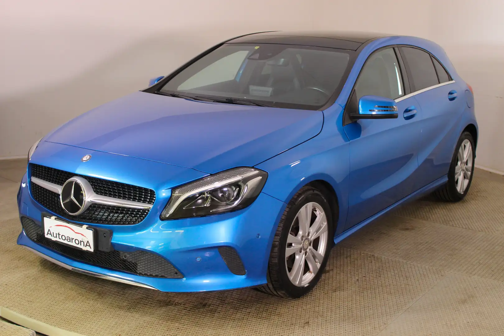 Mercedes-Benz A 220 A 220 d Premium 177cv auto my16 Bleu - 1