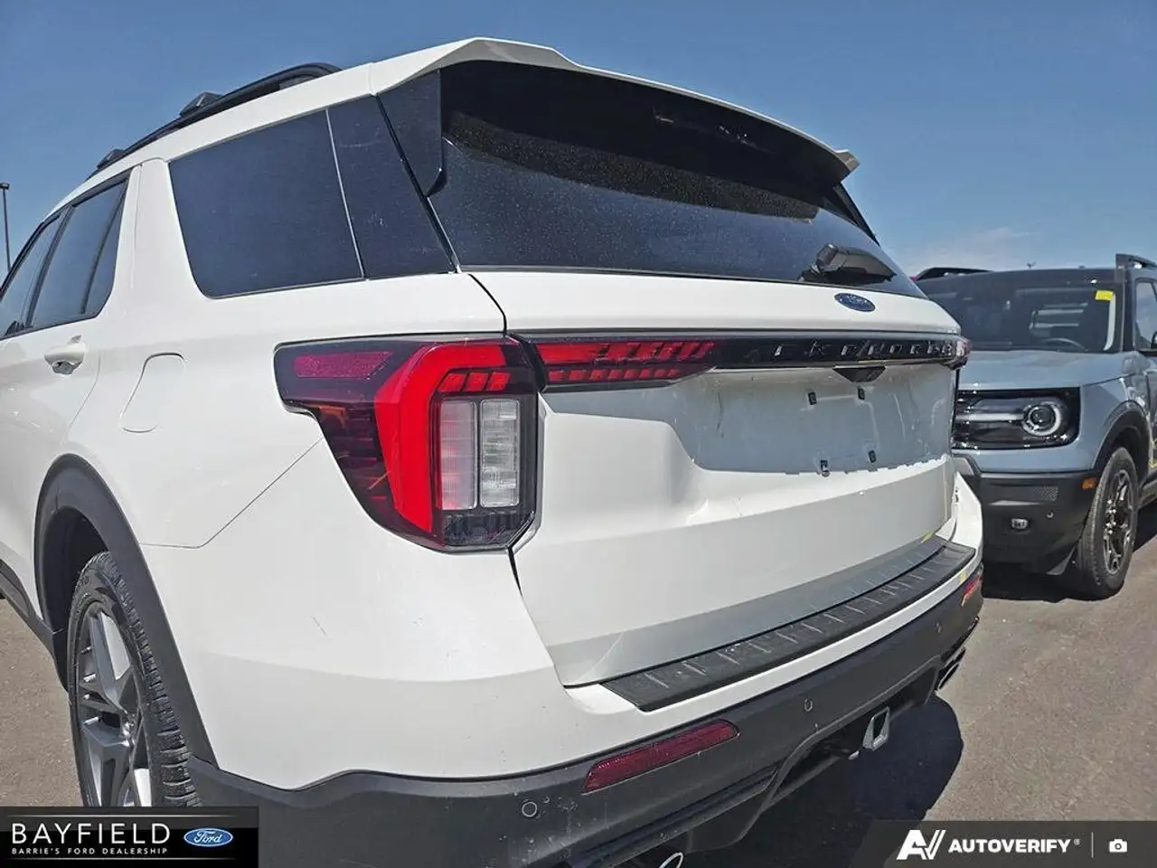 Ford Explorer снимка Ford Explorer